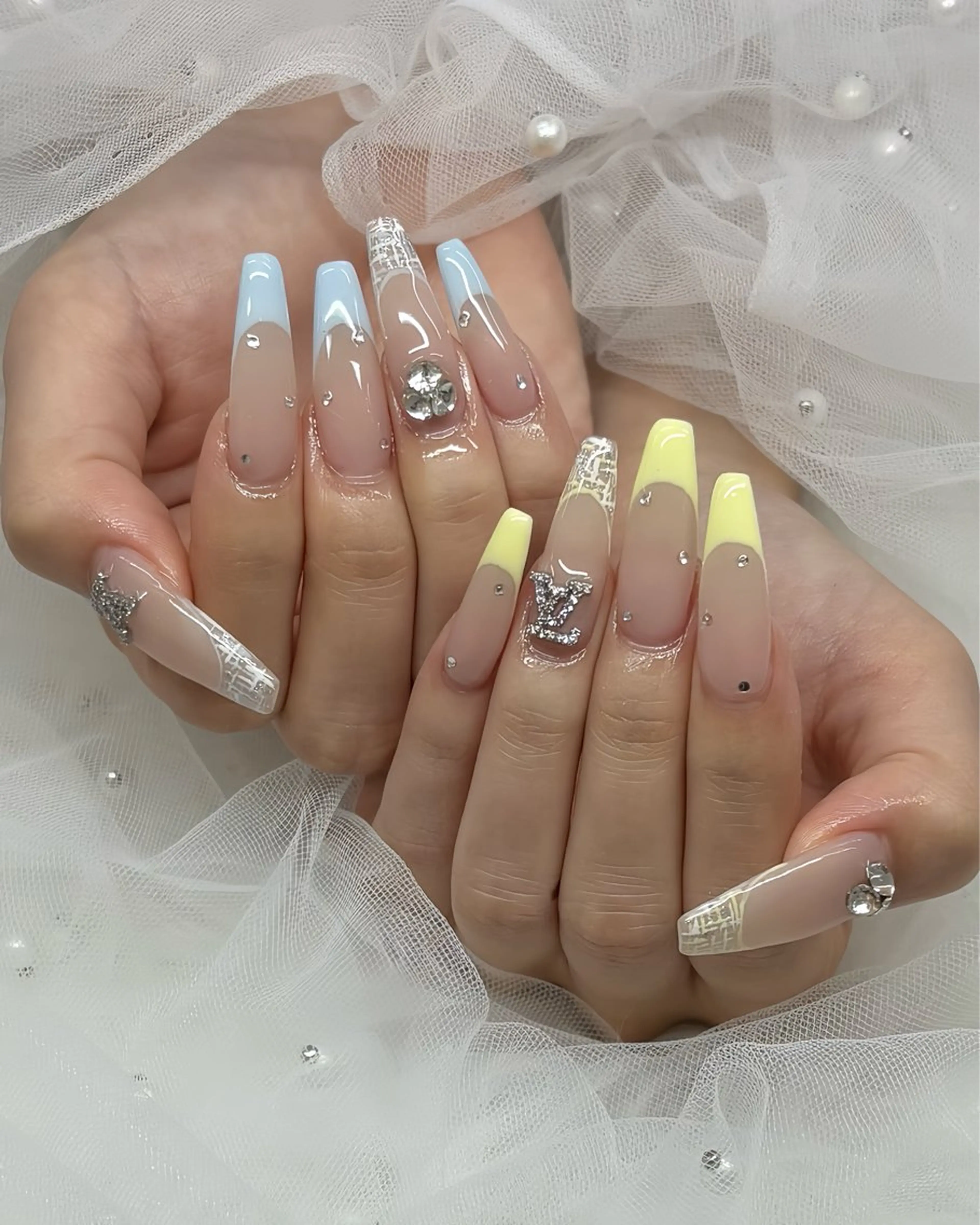 ネイル 水色 持ち込み 黄色 完全プライベート サロンYUZUHAのネイルデザイン