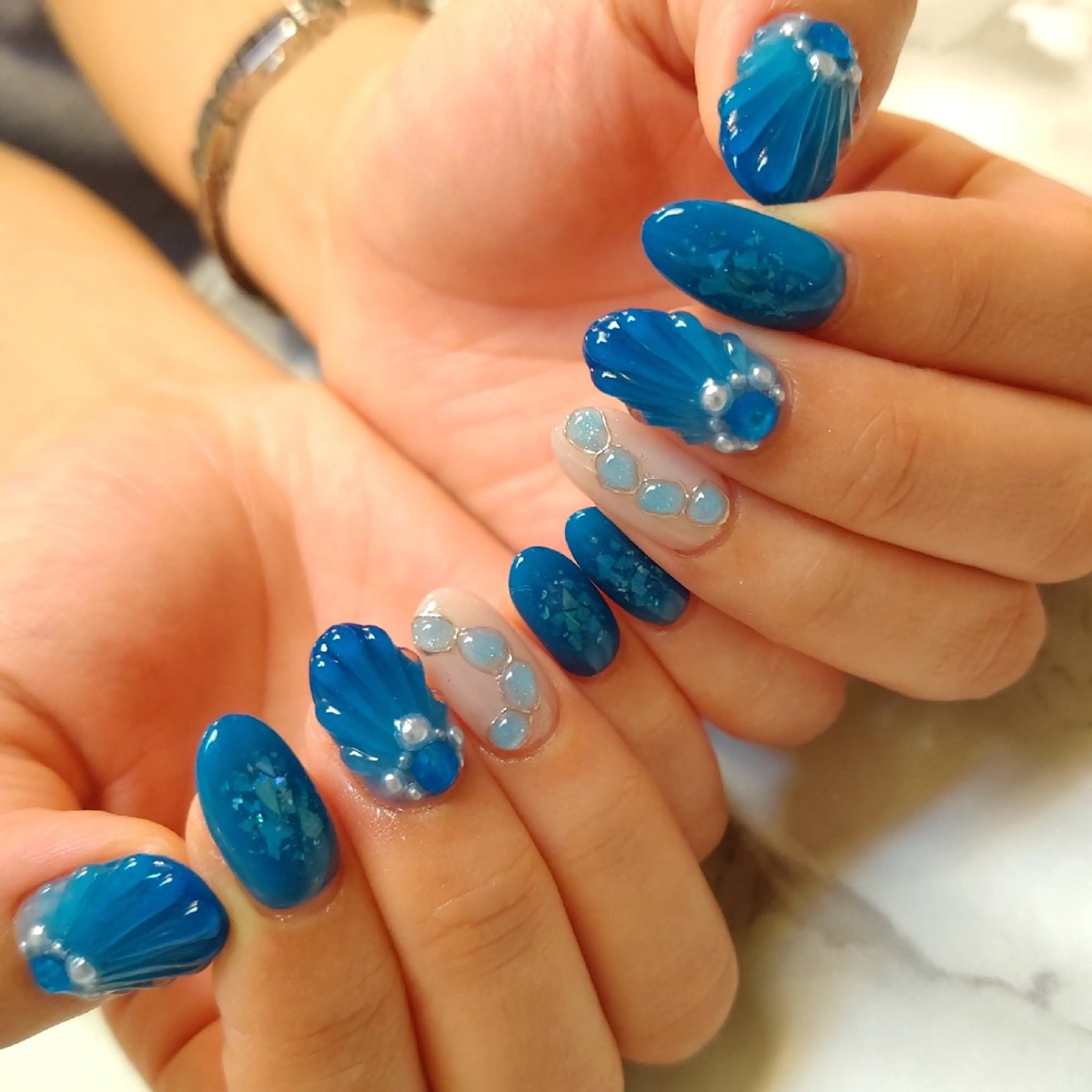 ネイル ジェヌインネイル 河内のネイルデザイン