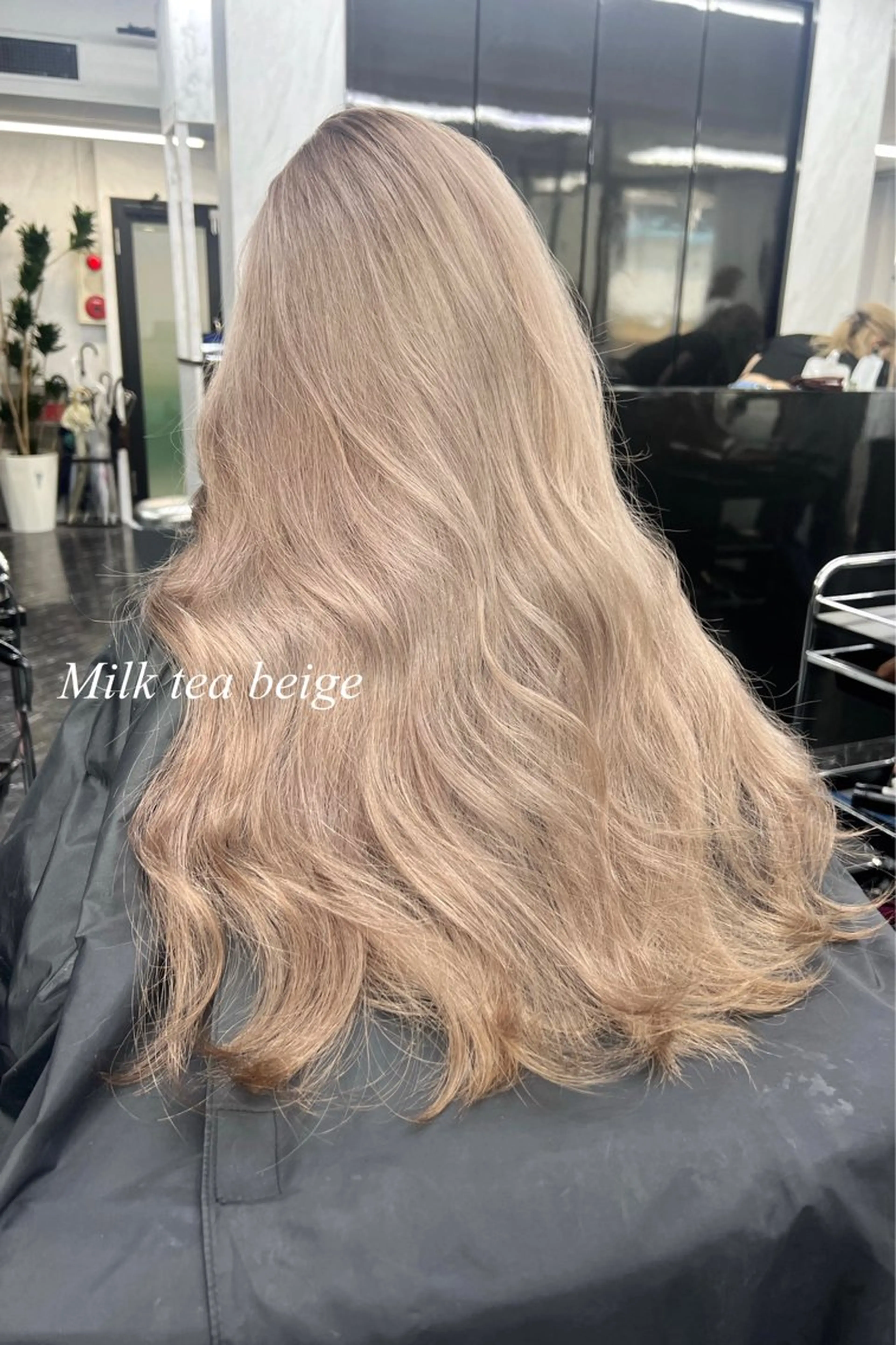 ロング カラー シールエクステ ハイトーンカラー エクステ ヘアカラー トリートメント シールエクステ特化 ハイトーン、NANAのヘアスタイル