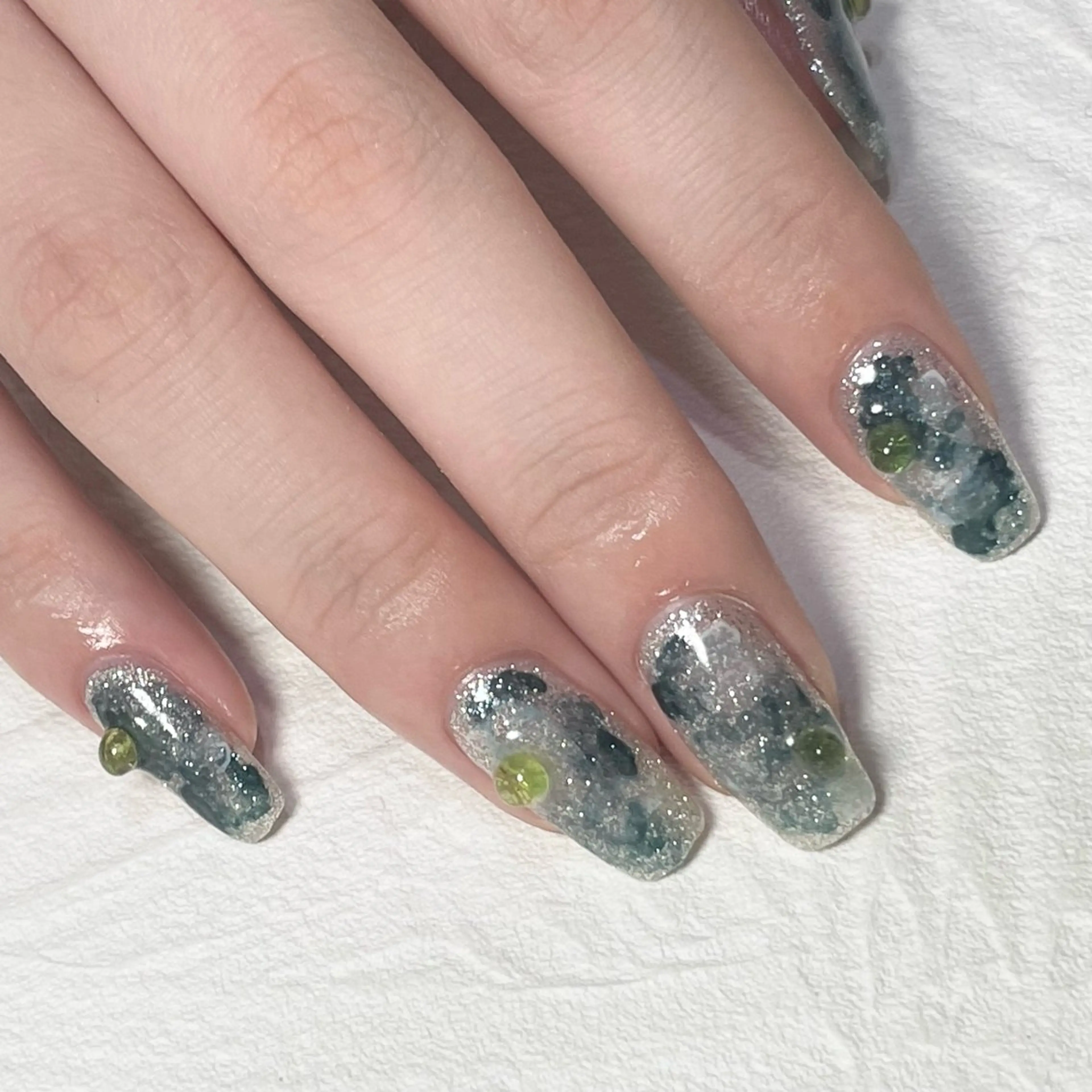 ネイル アートネイル ブルー クリアネイル フラッシュネイル グリーン ハンドネイル ハンドケア 個性派┊︎吉祥寺 ┊︎SONODAのネイルデザイン