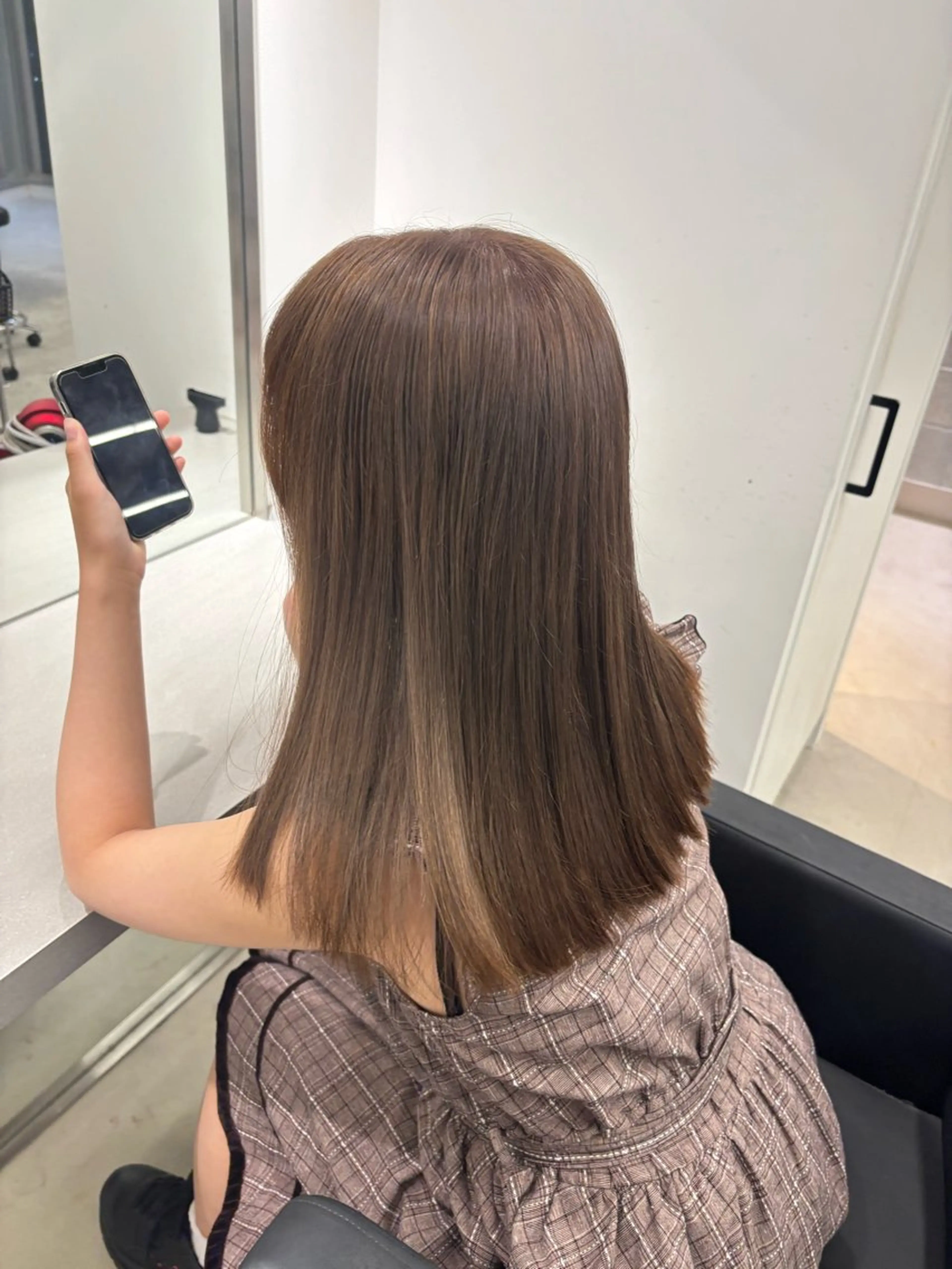 ミディアム 縮毛矯正 カット ヘアカラー トリートメント EIGHT ／SHU🩶のヘアスタイル