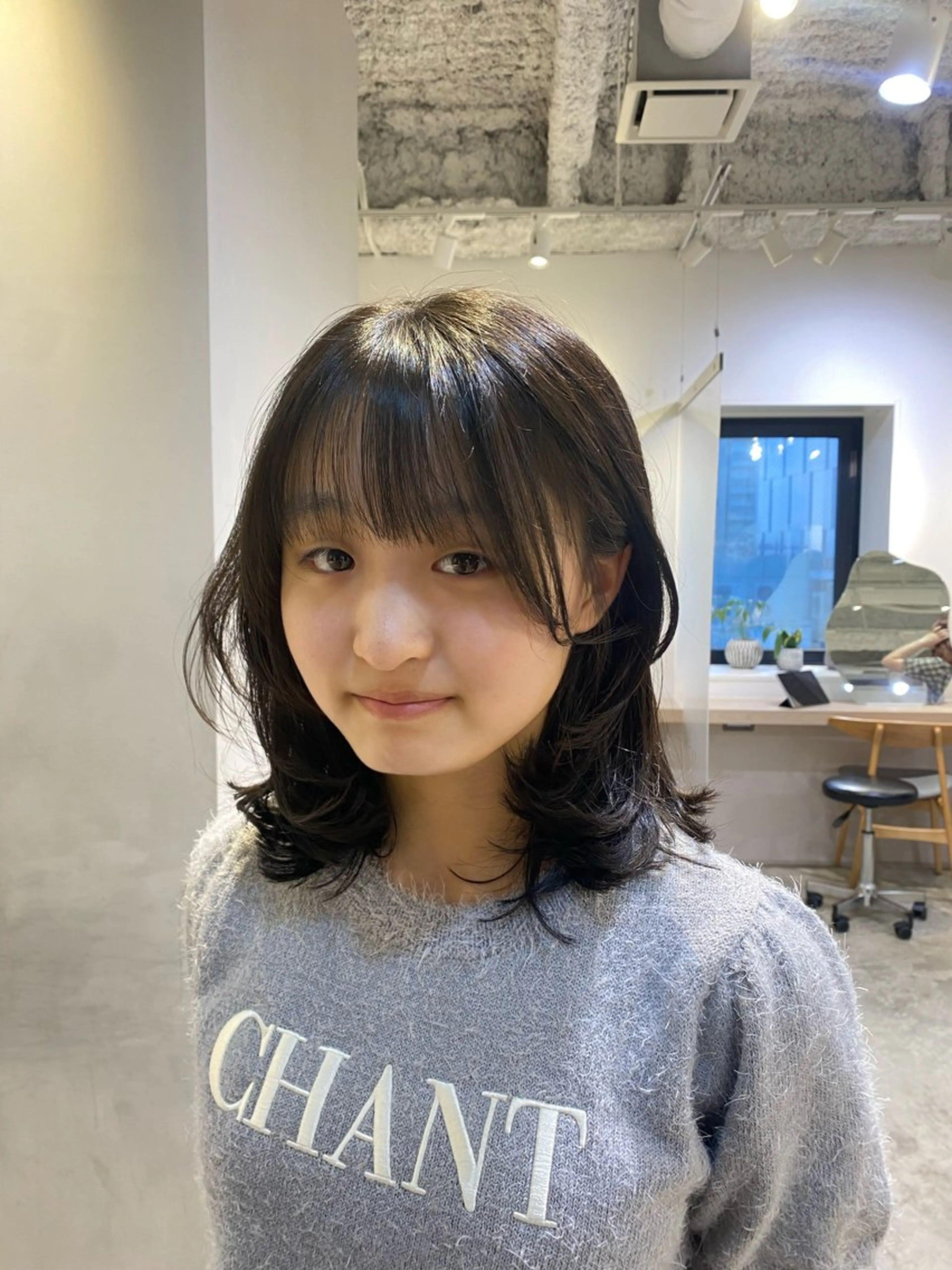 ミディアム ボブ 韓国風ヘア レイヤーカット 梨澤 百音のヘアスタイル