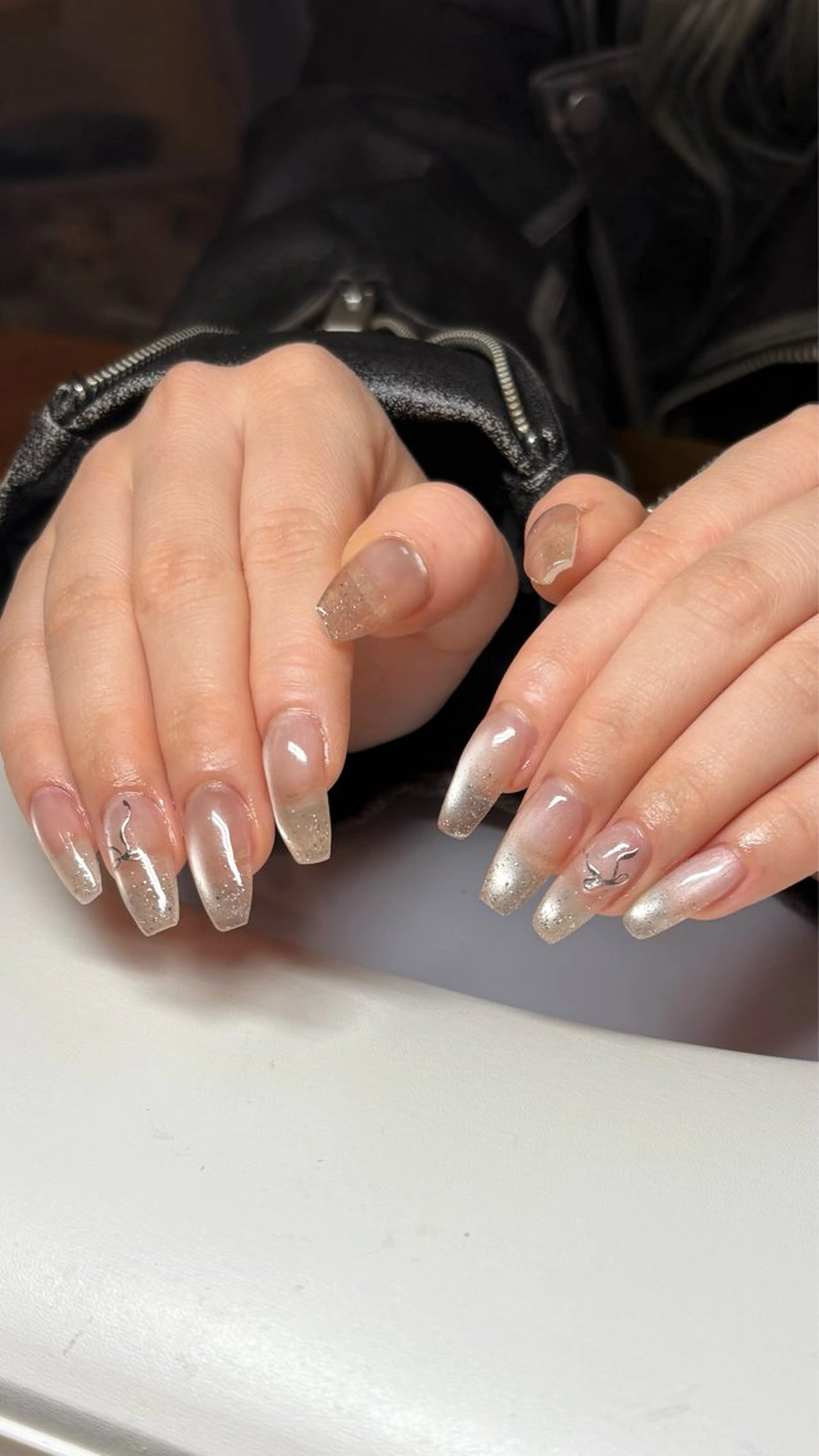 ネイル グラデーション ラメ(グリッター) ラメグラデーション マグネットネイル ハンドネイル Lily Nailのネイルデザイン