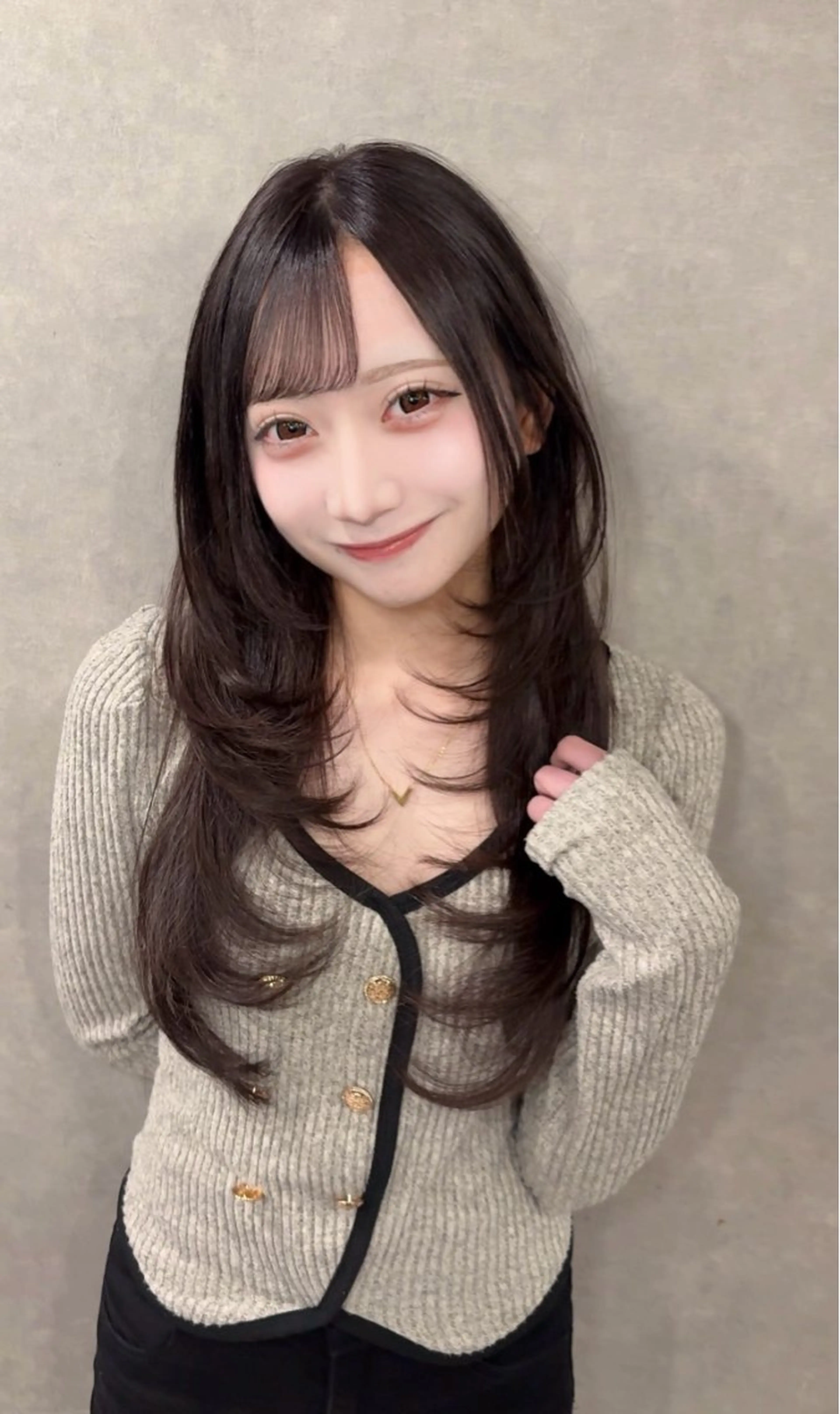 ロング カット ヘアカラー がわ/ハイレイヤー /ハイトーンカラーのヘアスタイル