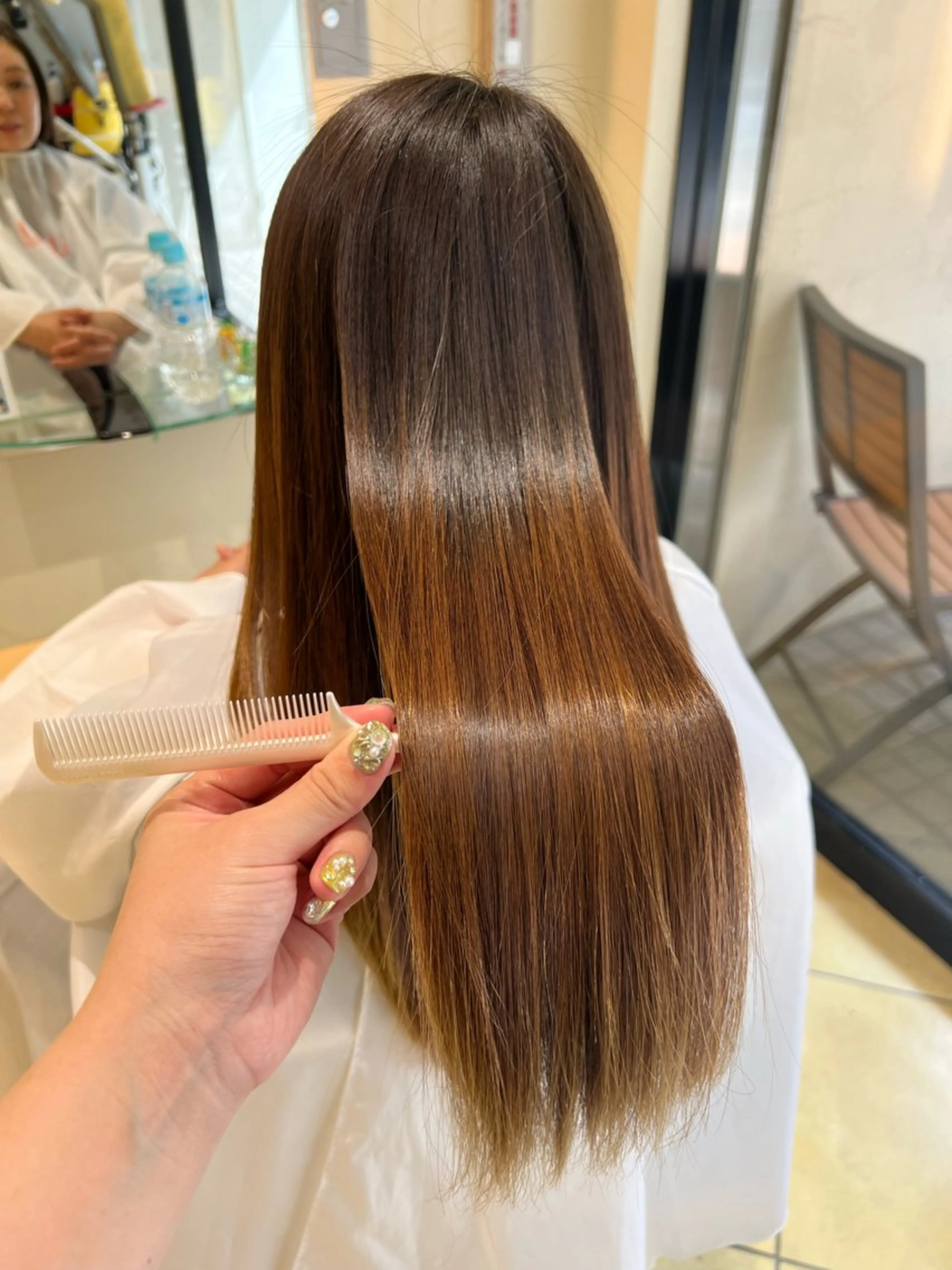 セミロング パーマ 髪質改善 ストレートパーマ 最高の髪質改善🩵 艶カラー 惠美のヘアスタイル