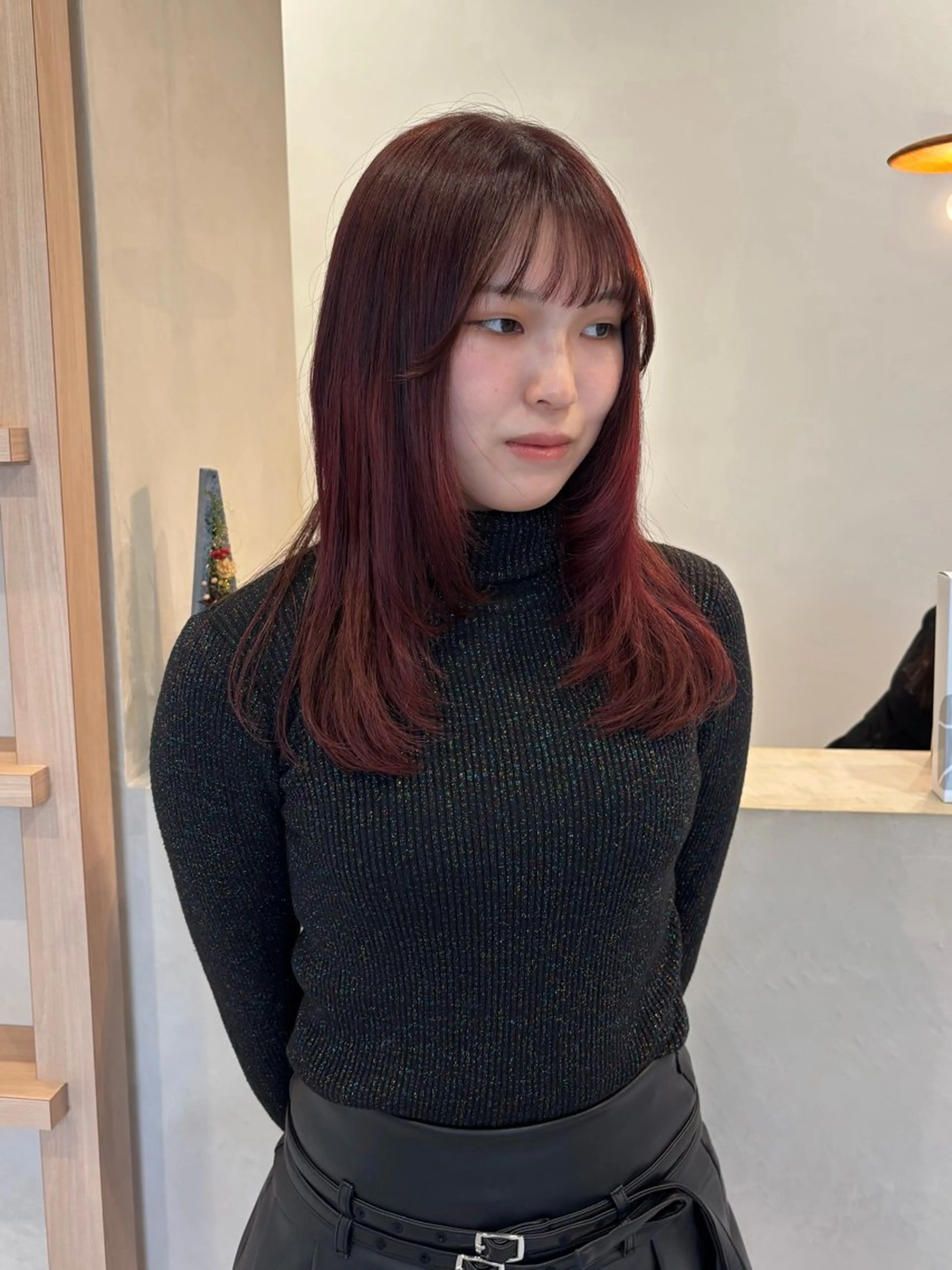セミロング カラー ブリーチ ブリーチなしカラー レッドカラー 顔周りカット レイヤーカット カット ヘアカラー トリートメント 真弓 理沙/艶カラーのヘアスタイル