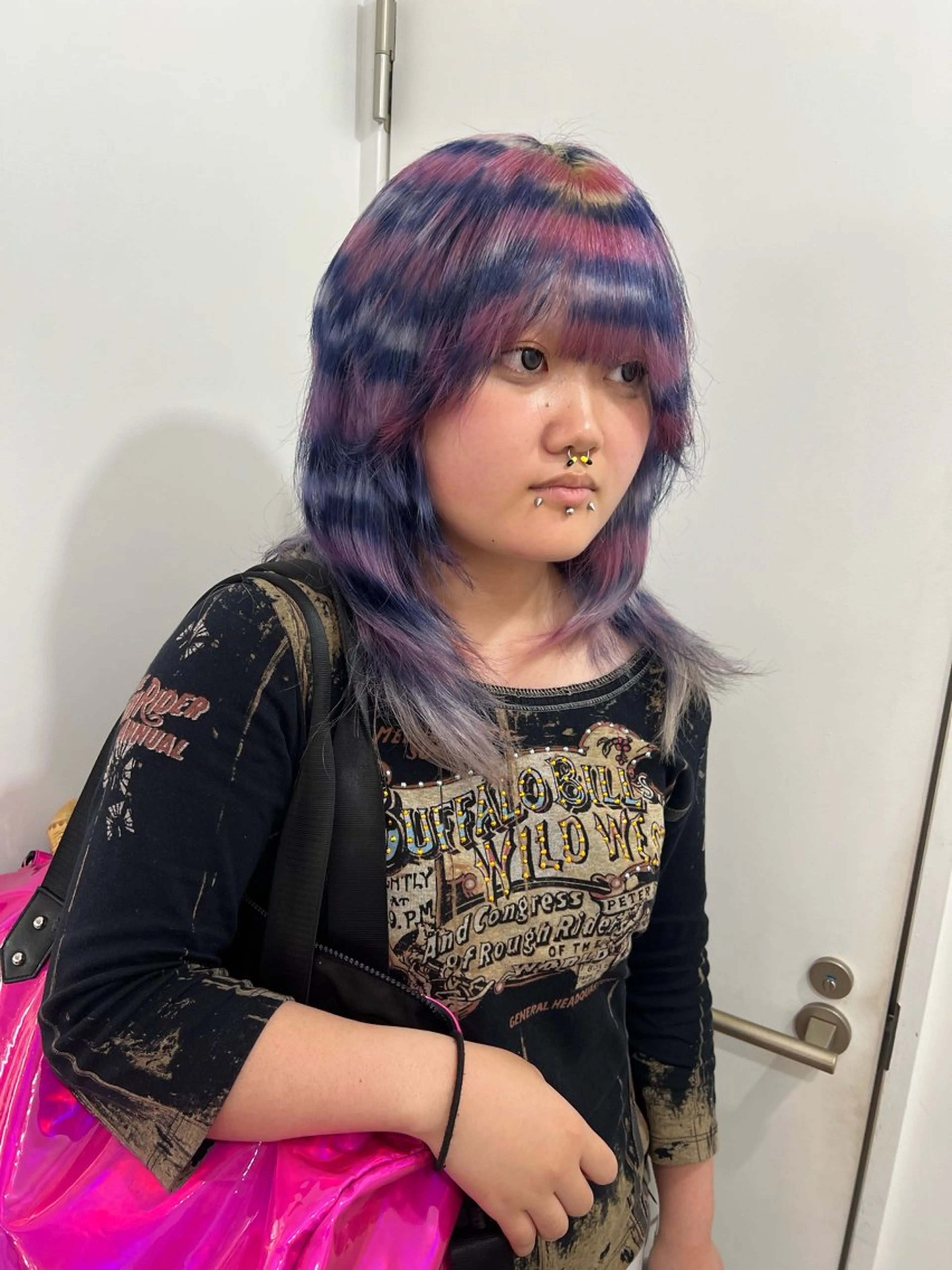 ミディアム カット ヘアカラー 💥ウルフカット デザインあんな💥のヘアスタイル