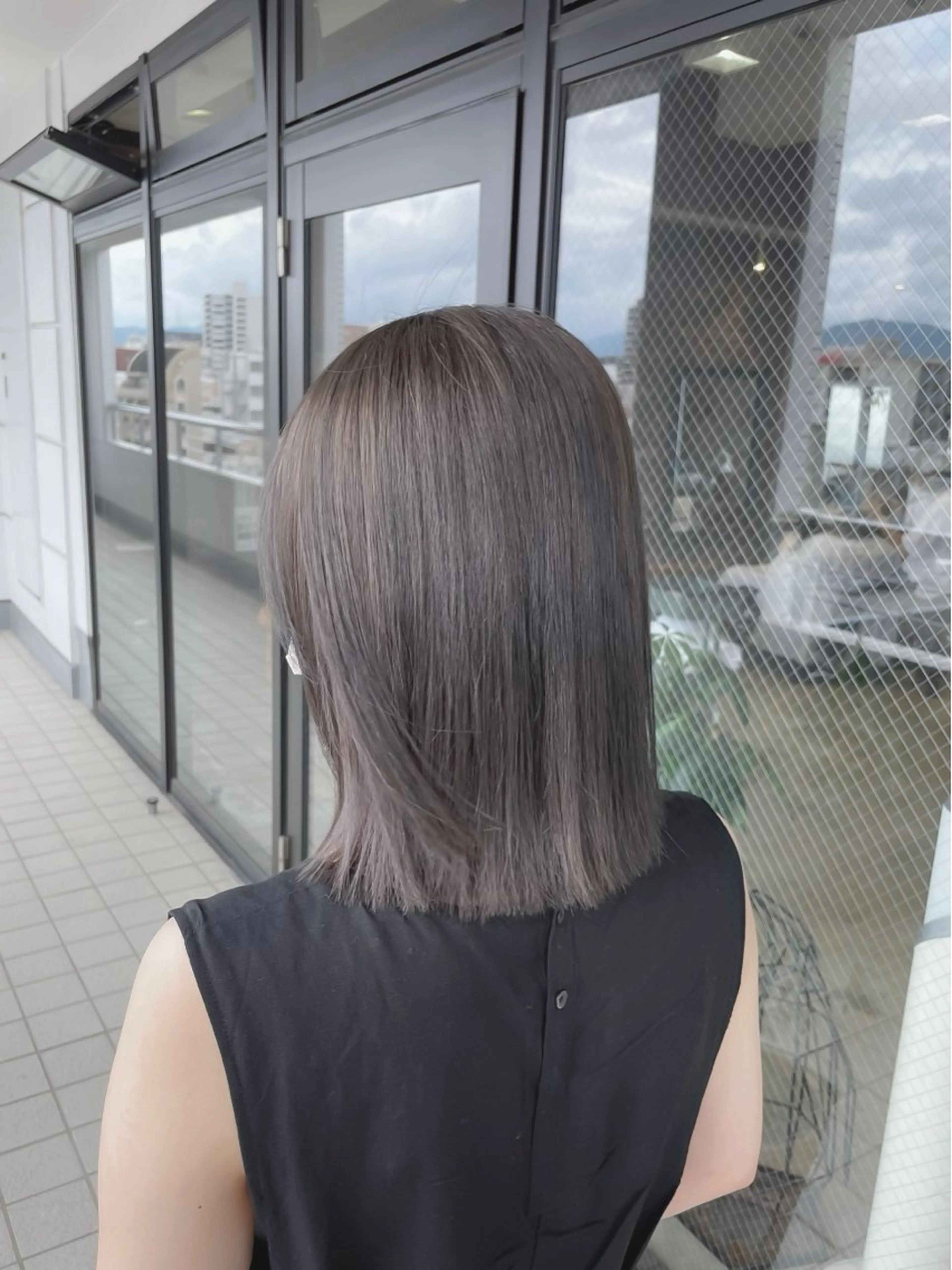 ミディアム カラー カット ヘアカラー トリートメント 西村 れいのヘアスタイル