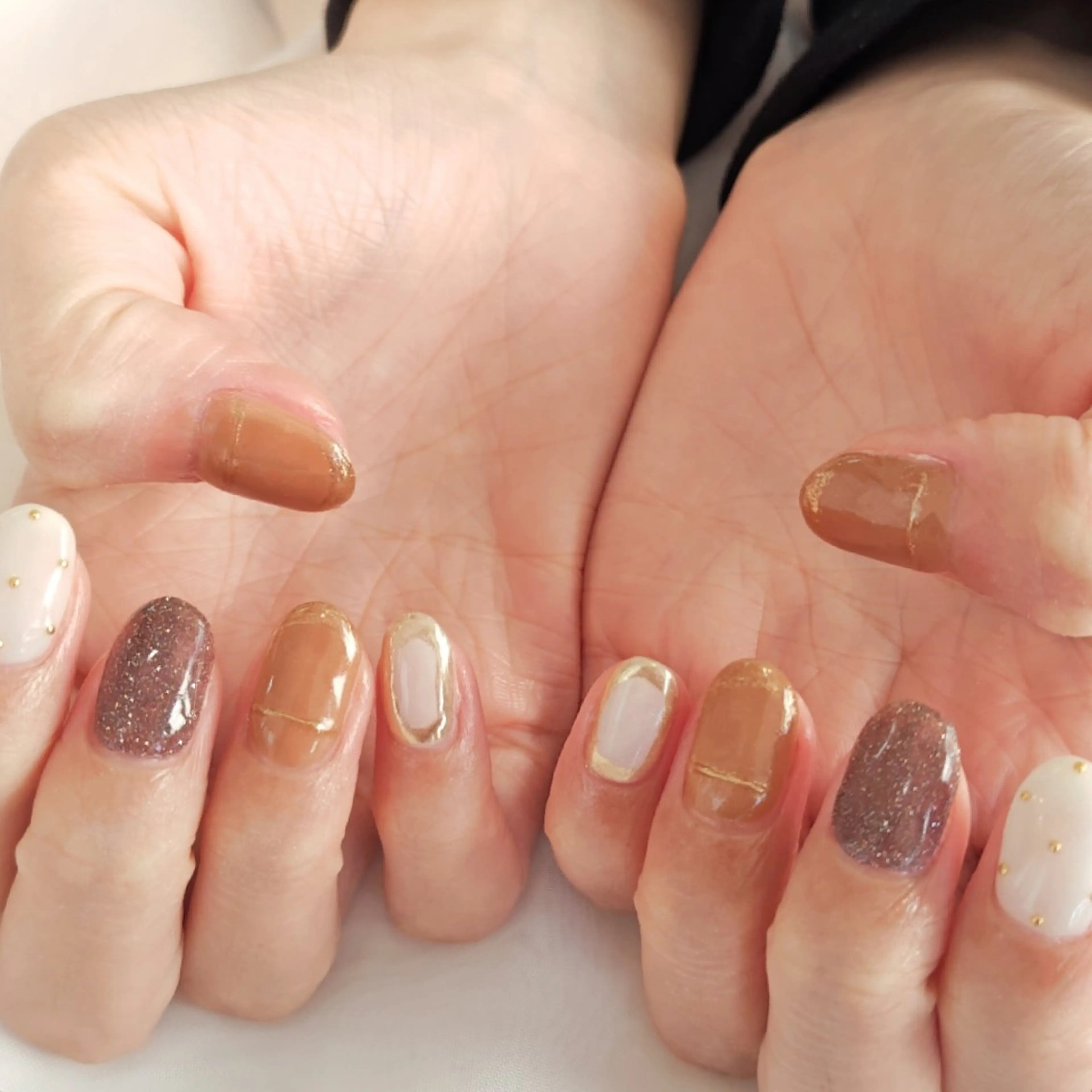 ネイル ドット フレンチネイル ミラーネイル 冬ネイル ハンドネイル felicita fumi🩷のネイルデザイン