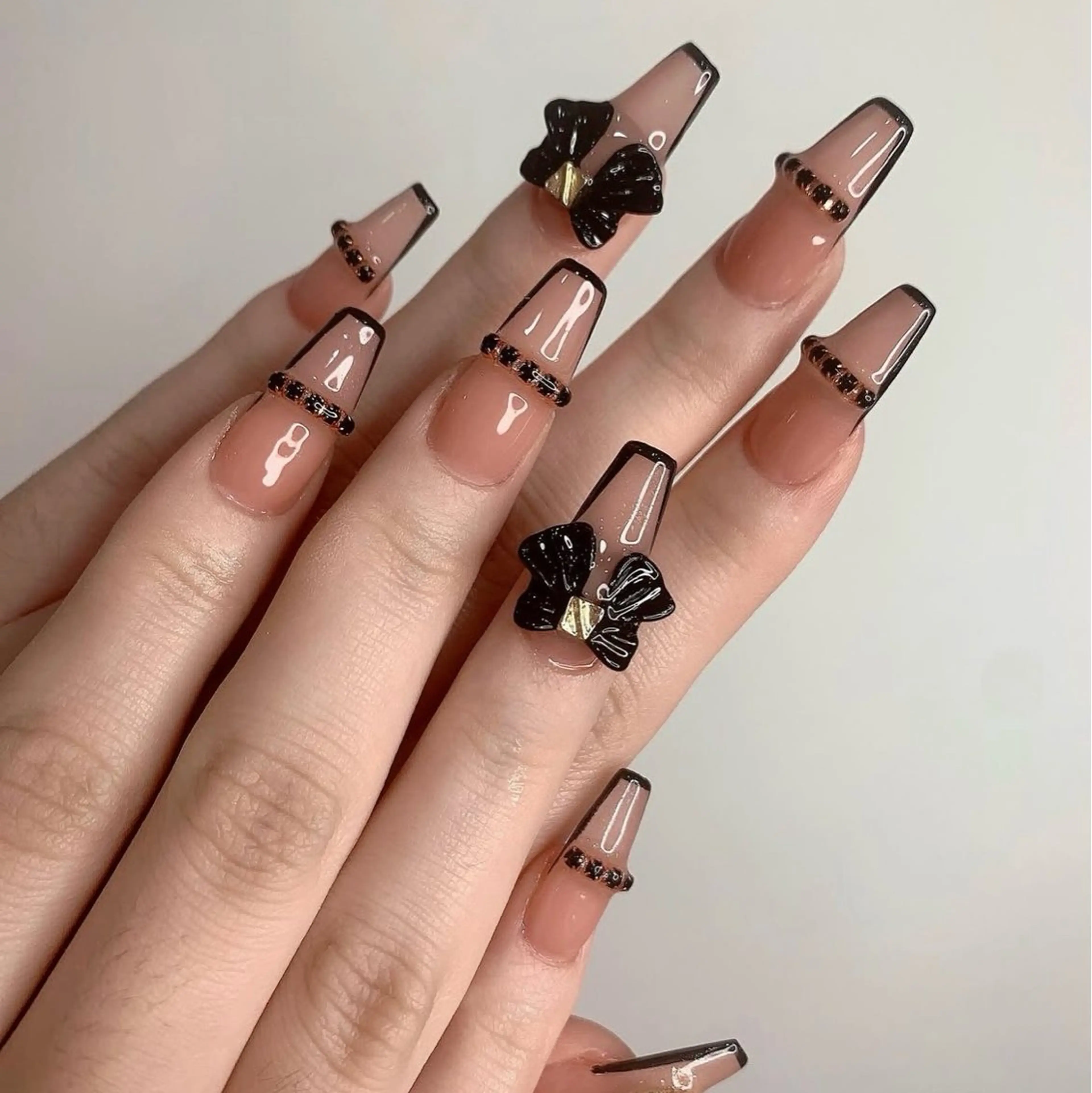 ネイル フレンチネイル ジェルネイル 韓国ネイル マグネットネイル ネイルチップ Rin Nail 新大久保店のネイルデザイン