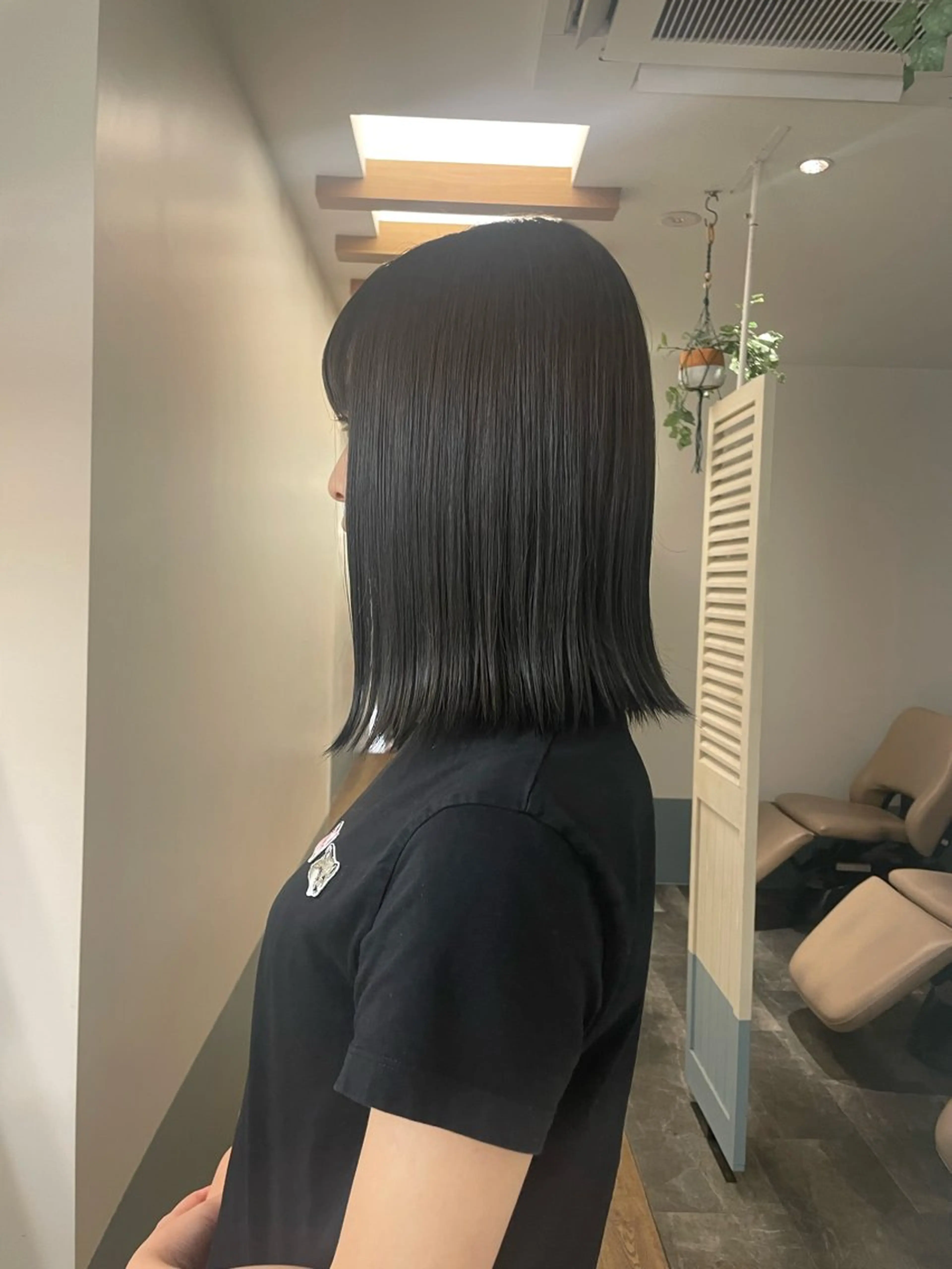 ミディアム カラー アッシュ アッシュグレー リカ/ハイトーン ・オリーブ🍀のヘアスタイル