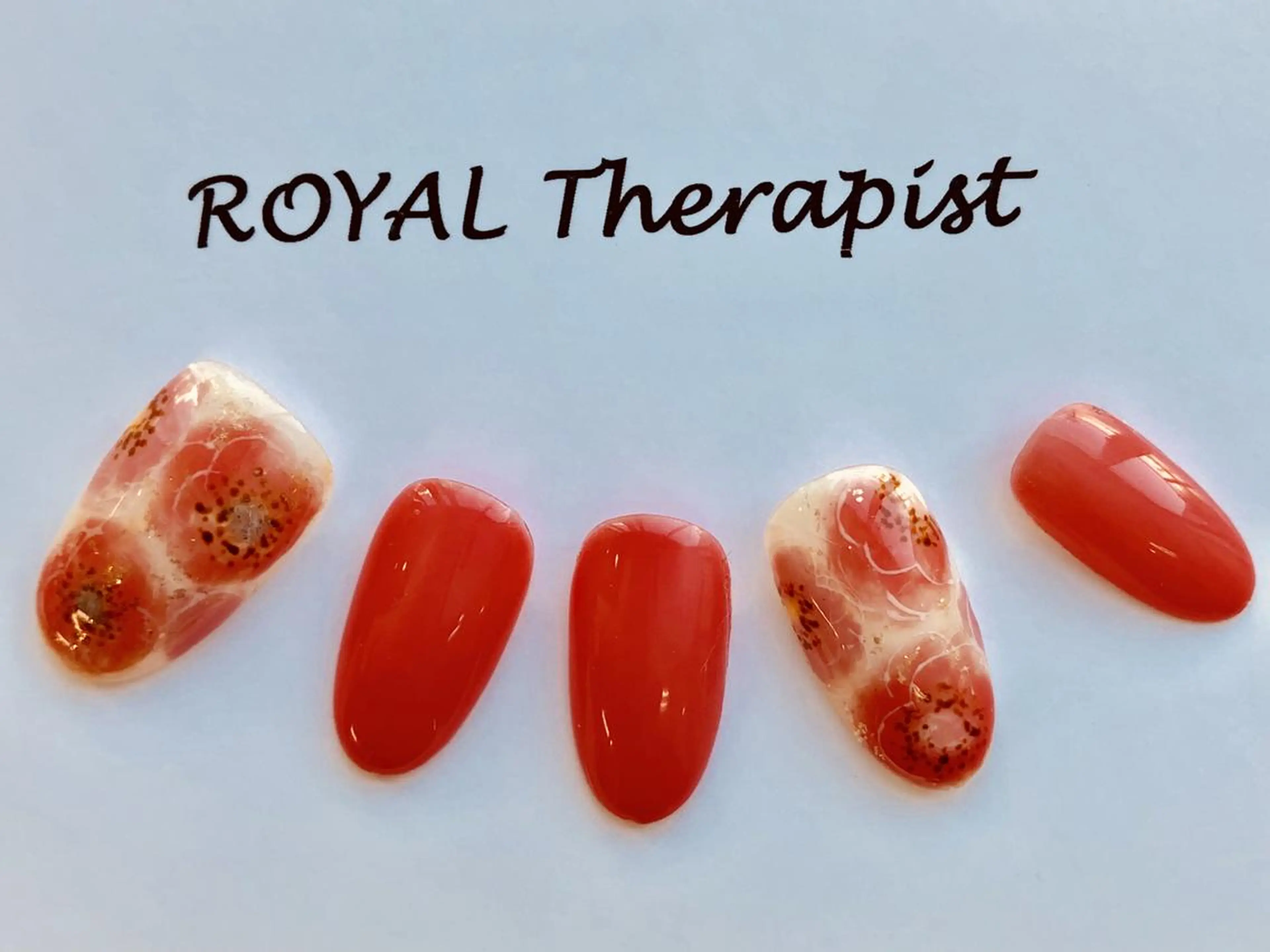 ネイル 【尾下】 ロイヤル•セラピストのネイルデザイン