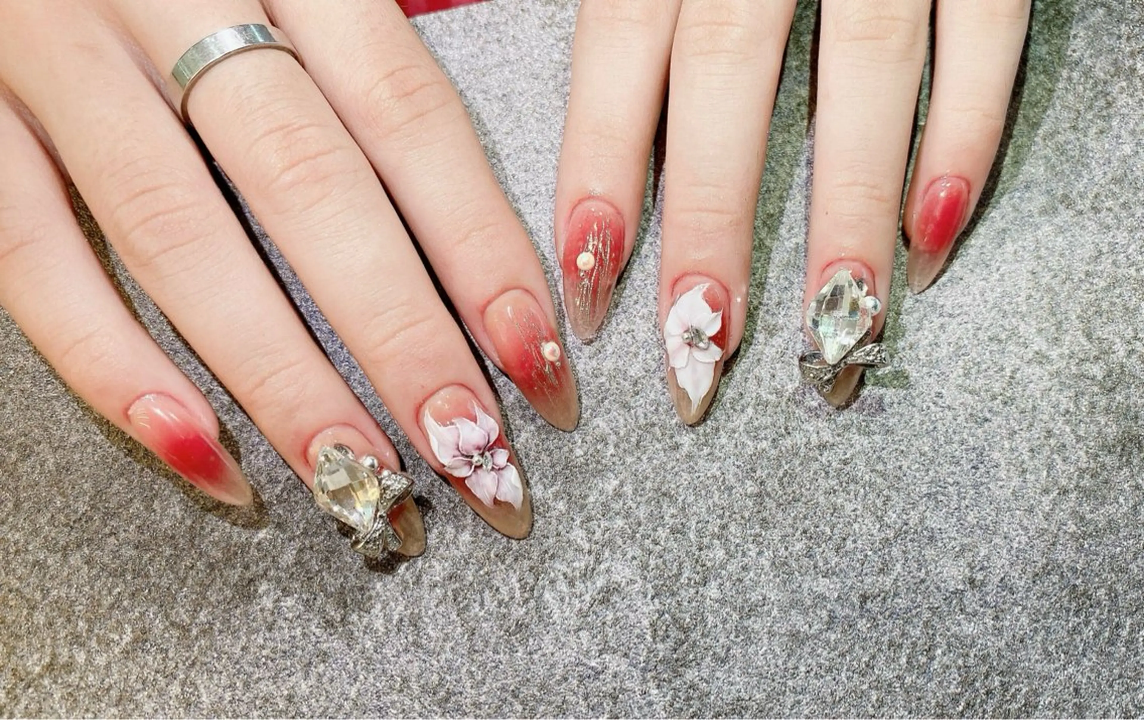 ネイル チークネイル ジェルネイル パラジェル スカルプネイル 春ネイル ハンドネイル MOCHI NAIL 川越東口のネイルデザイン