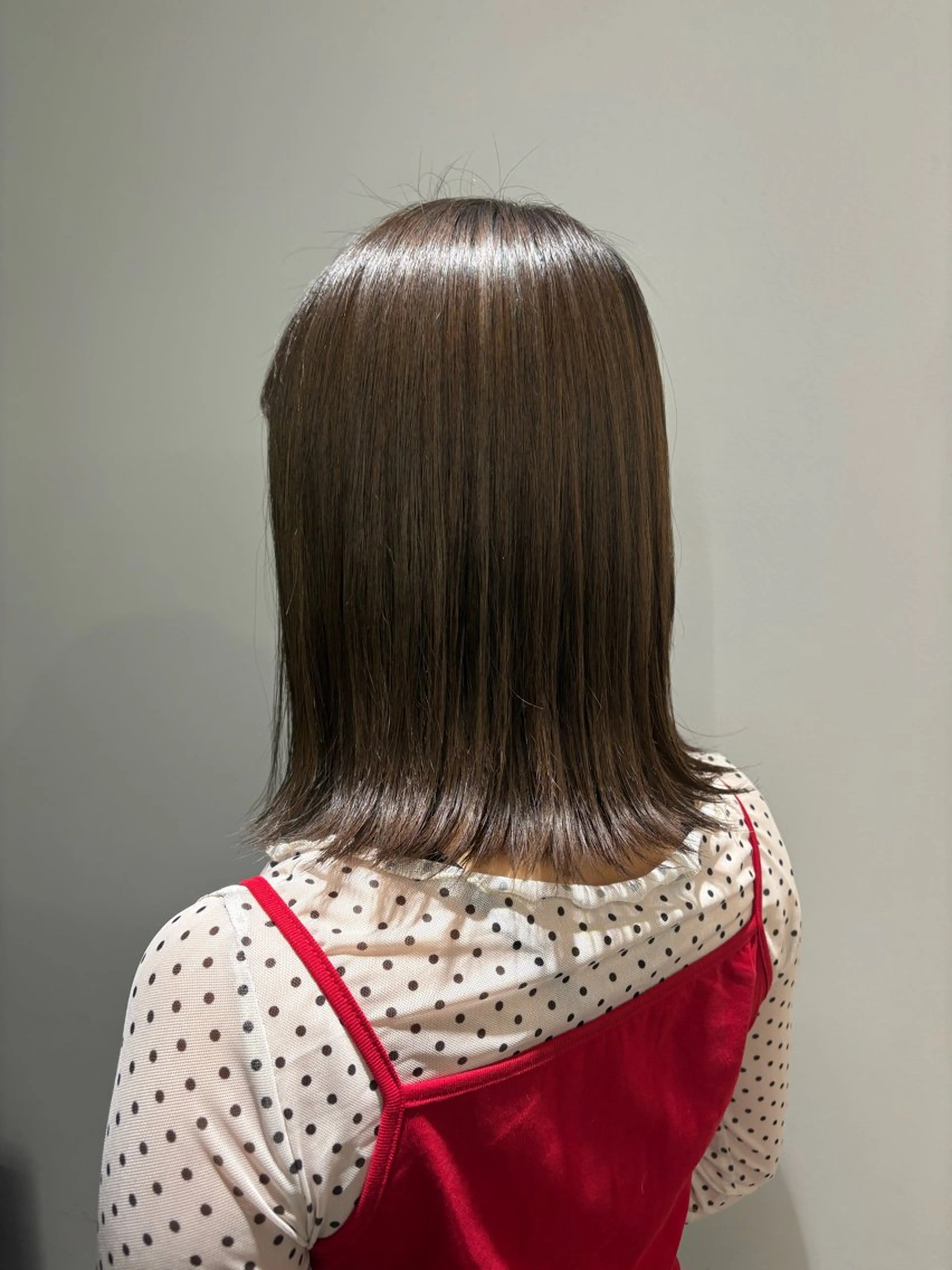 カラー オリーブカラー ヘアカラー 長谷川 結奈のヘアスタイル