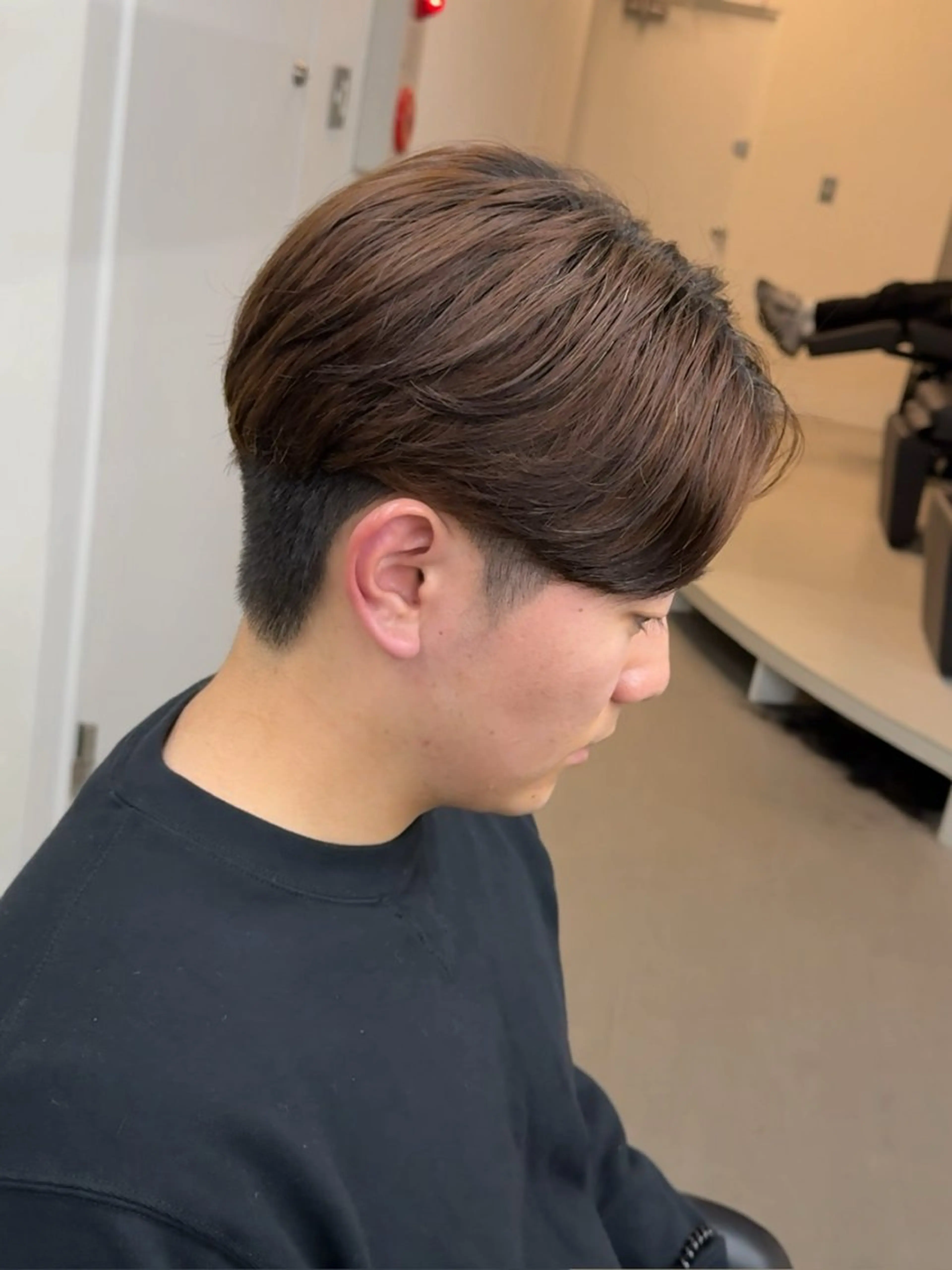 ショート パーマ メンズ ビジネス メンズパーマ ショートヘア ニュアンスパーマ 渋谷／ブリーチ／ カラーモデル／はるとのヘアスタイル