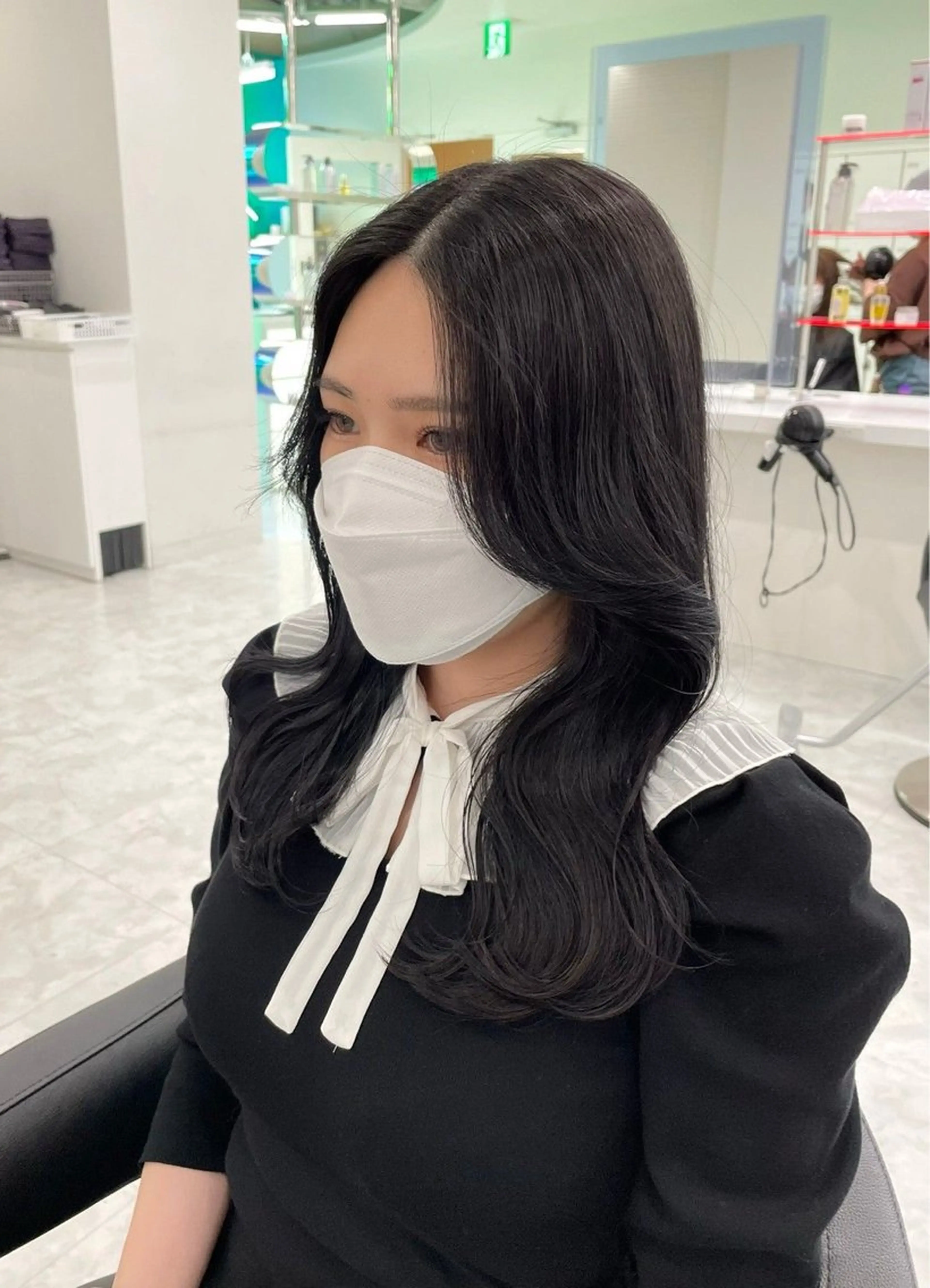セミロング カラー ヘアアレンジ 🫧モテる💗ダメー ジレスハイトーン🫧のヘアスタイル
