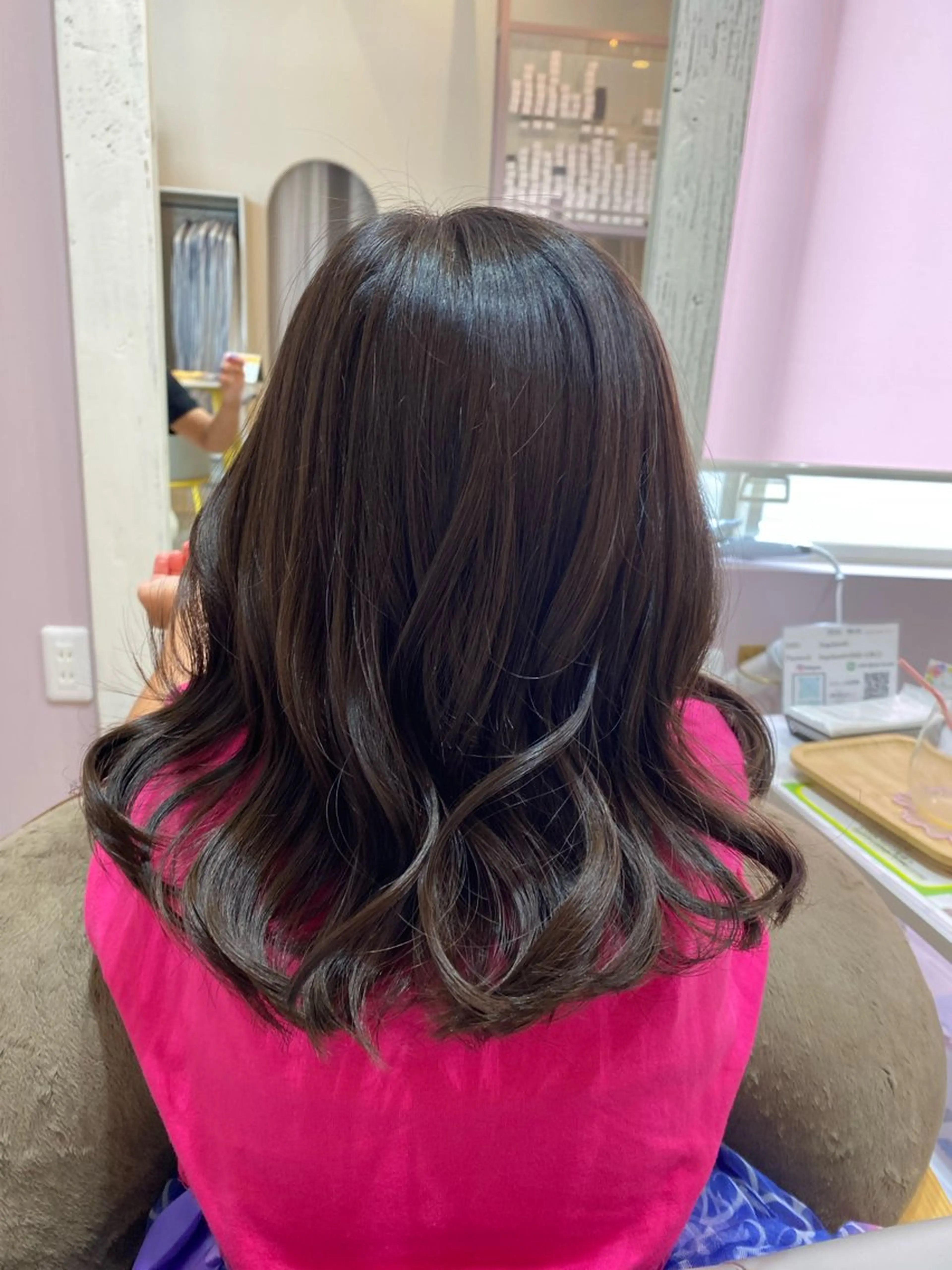 セミロング かまだ しおりのヘアスタイル