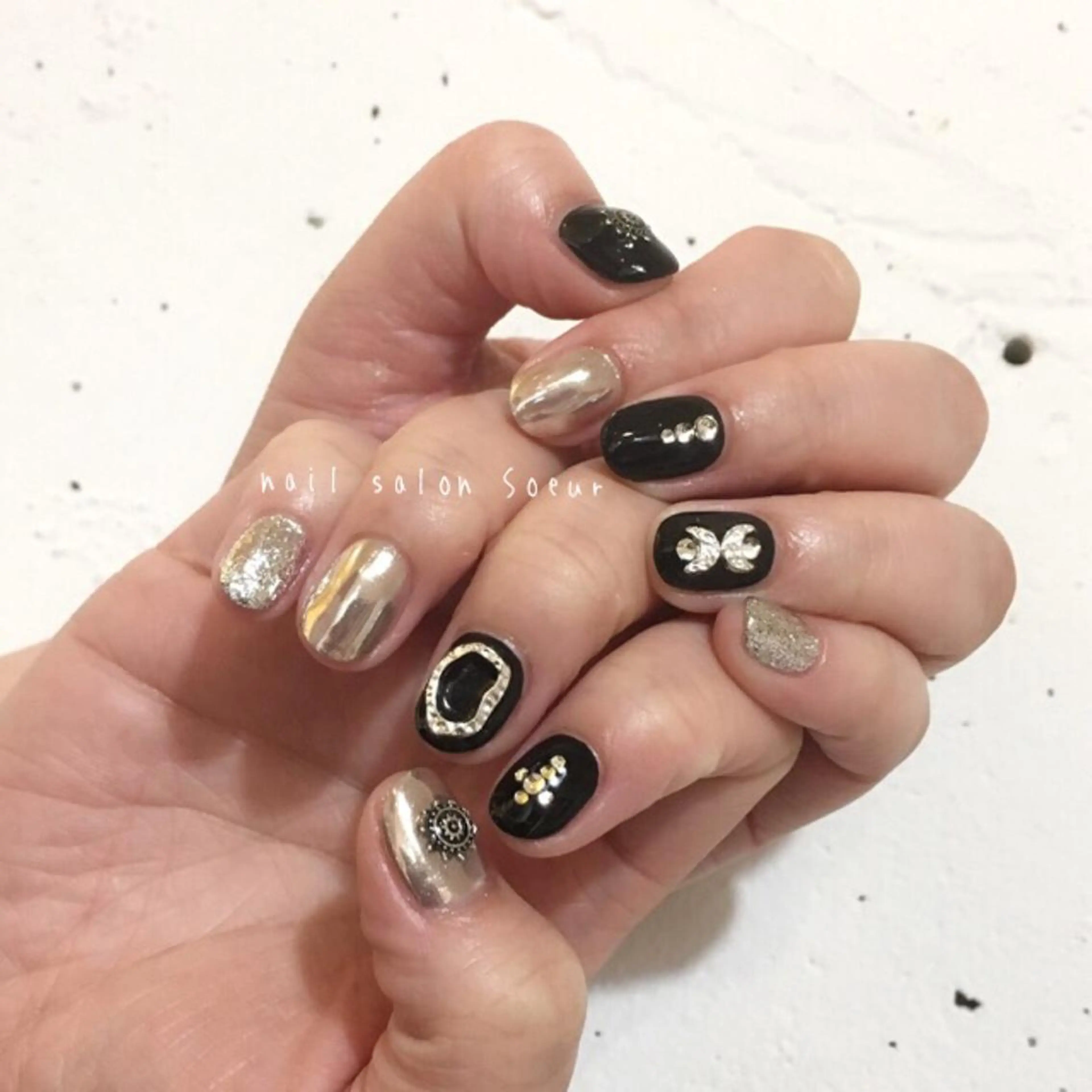 ネイル アートネイル ジェルネイル ミラーネイル 持ち込み シルバー ハンドネイル nail salon Soeurのネイルデザイン