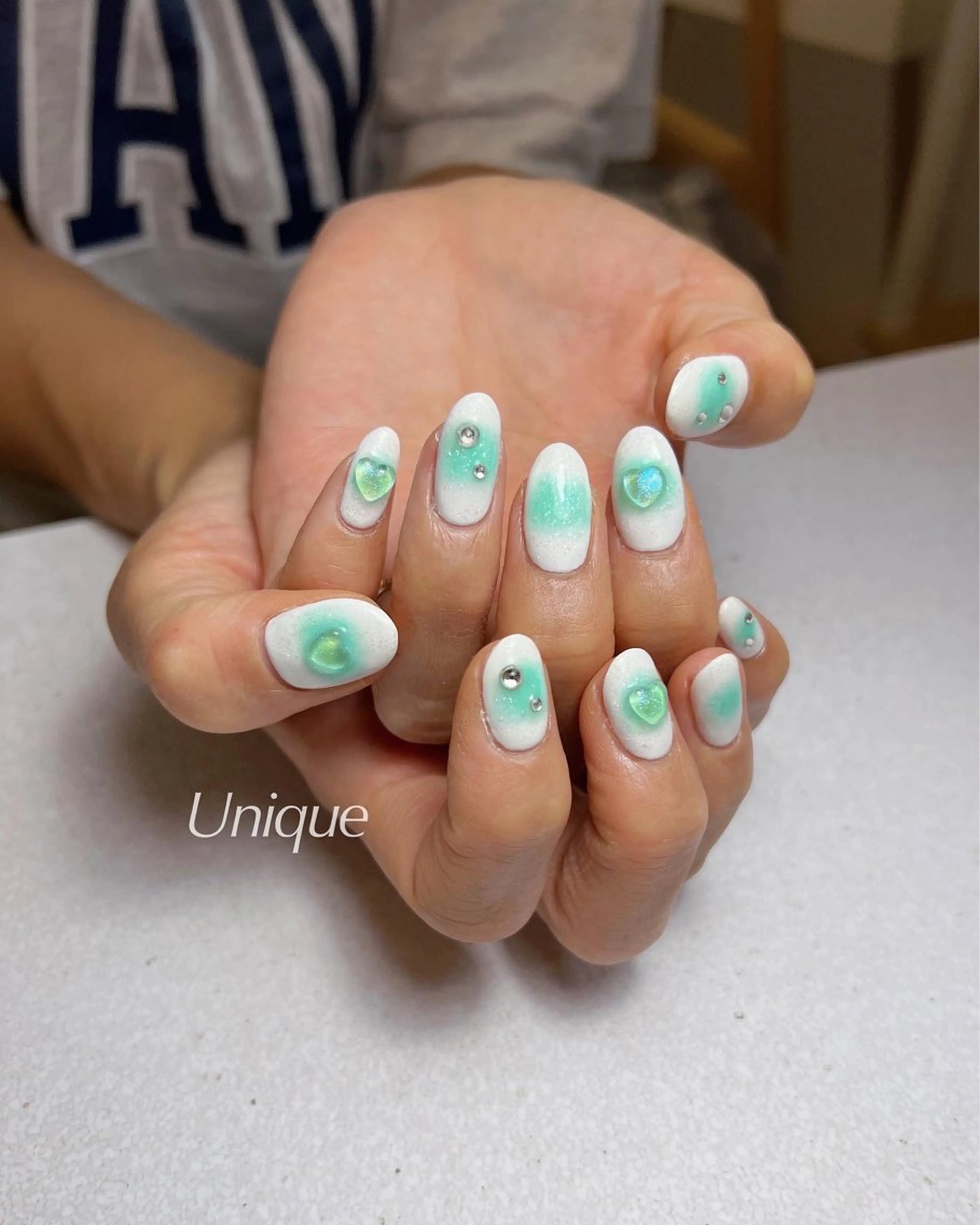 ネイル ハンドネイル Unique 【ユニーク】のネイルデザイン