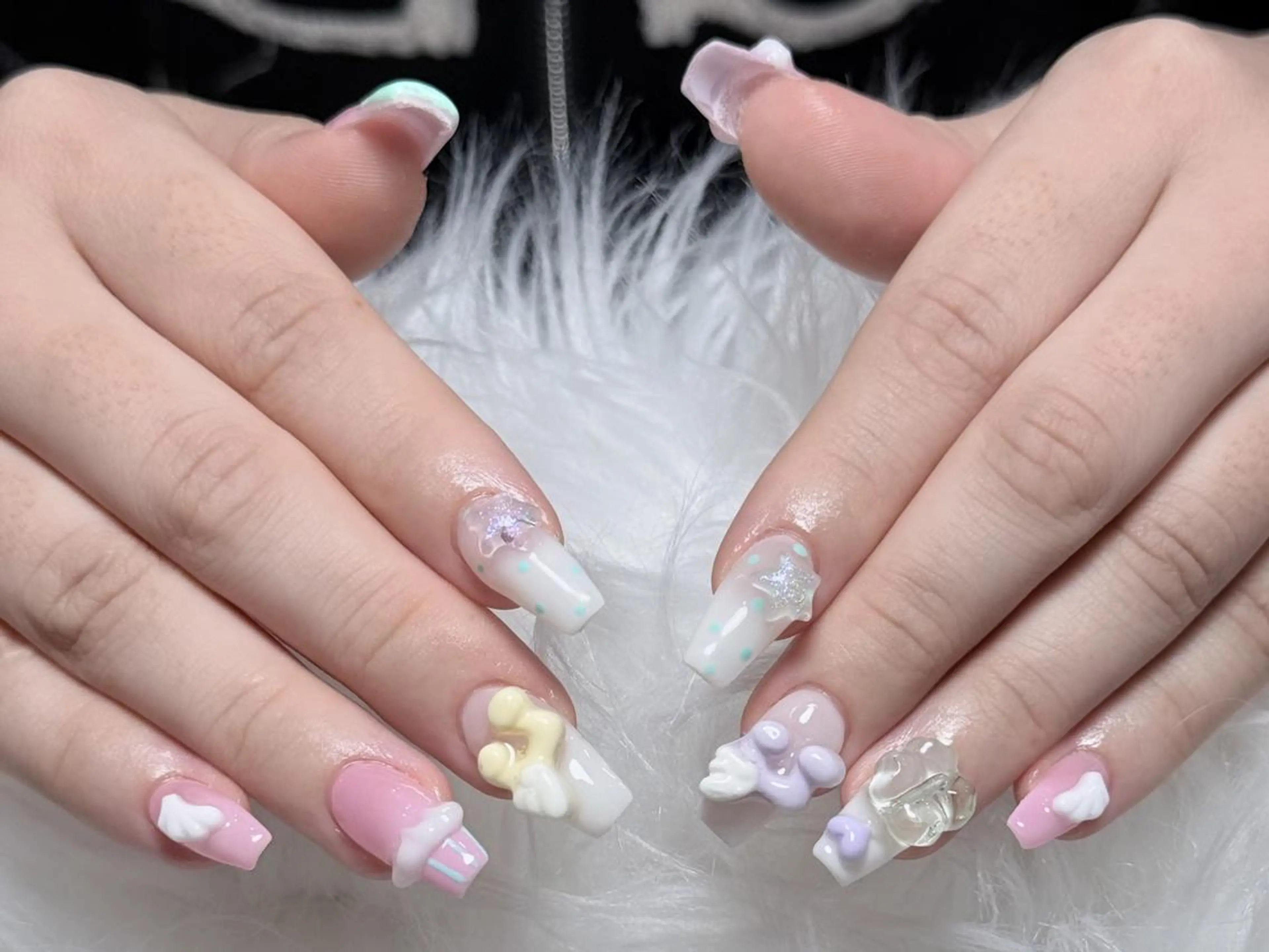 ネイル アニマル柄 オーロラネイル チークネイル フラッシュネイル ジェルネイル ハンドネイル Mio💖Belle Nail Salonのネイルデザイン