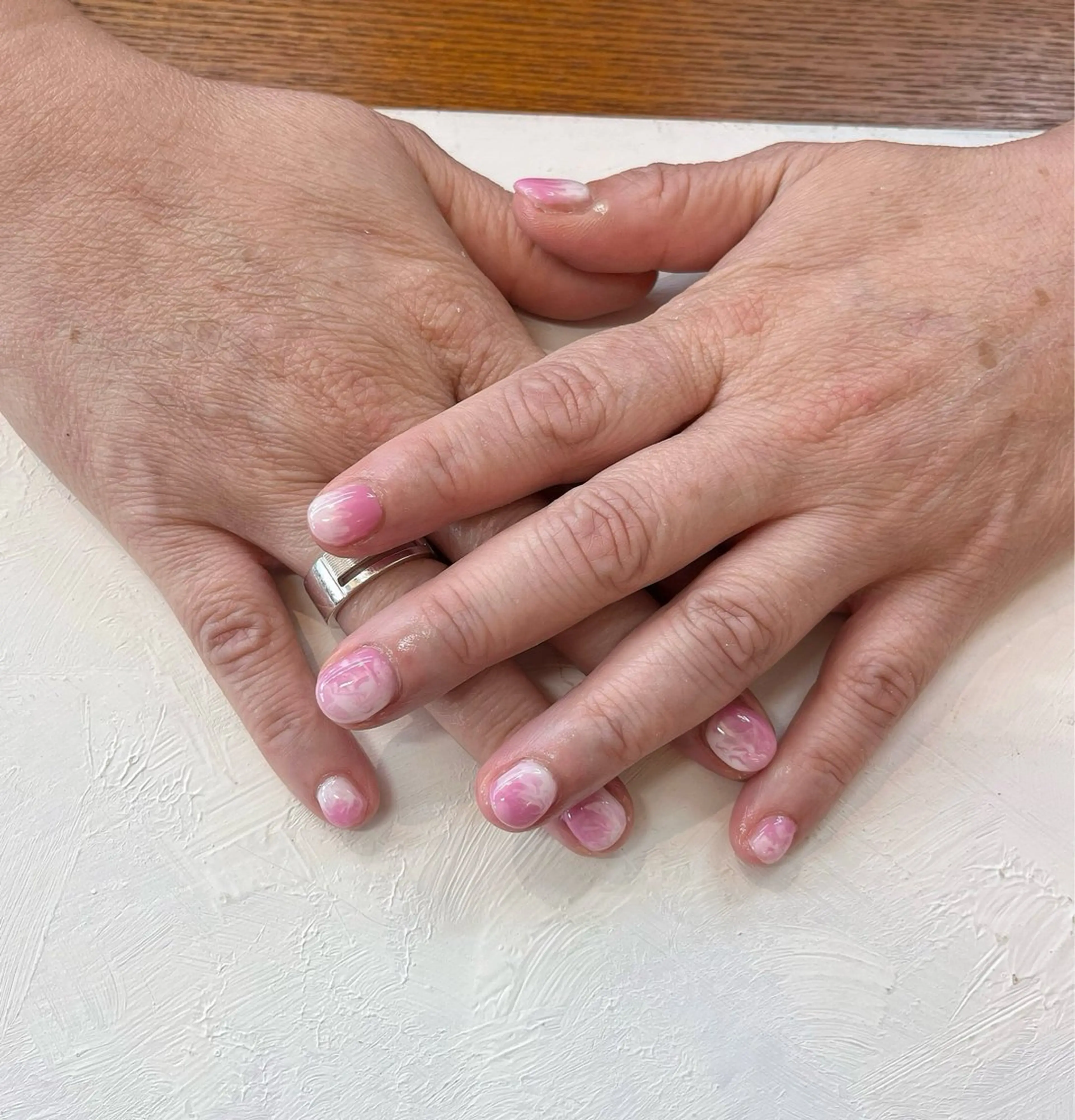 ネイル ハンドネイル ハンドケア 羽兼 楓夏の眉毛・アイブロウイメージ