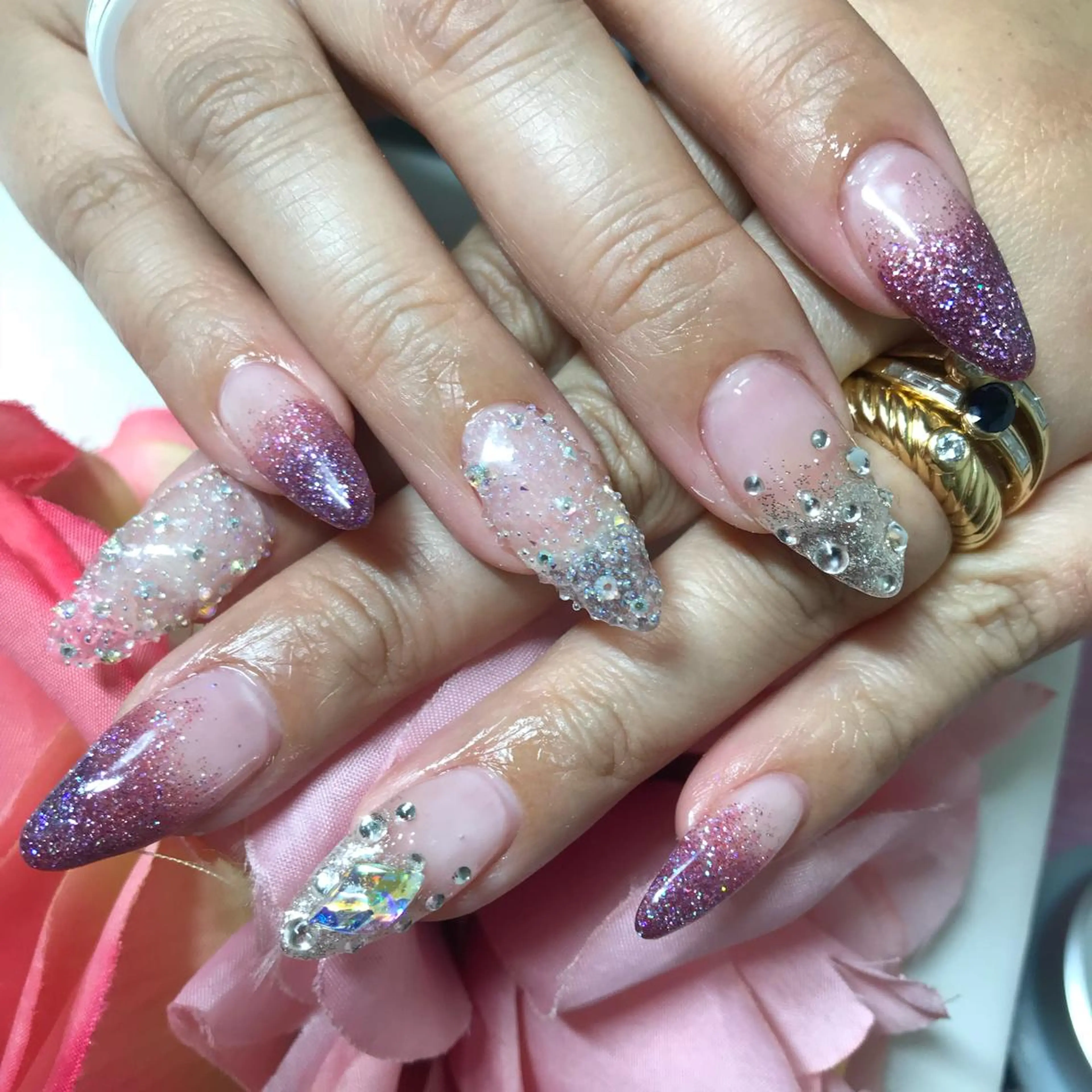 ミディアム ネイル ストーンネイル ハンドネイル 《LB》ラブリエ Nail&eyeのマツエク・マツパデザイン