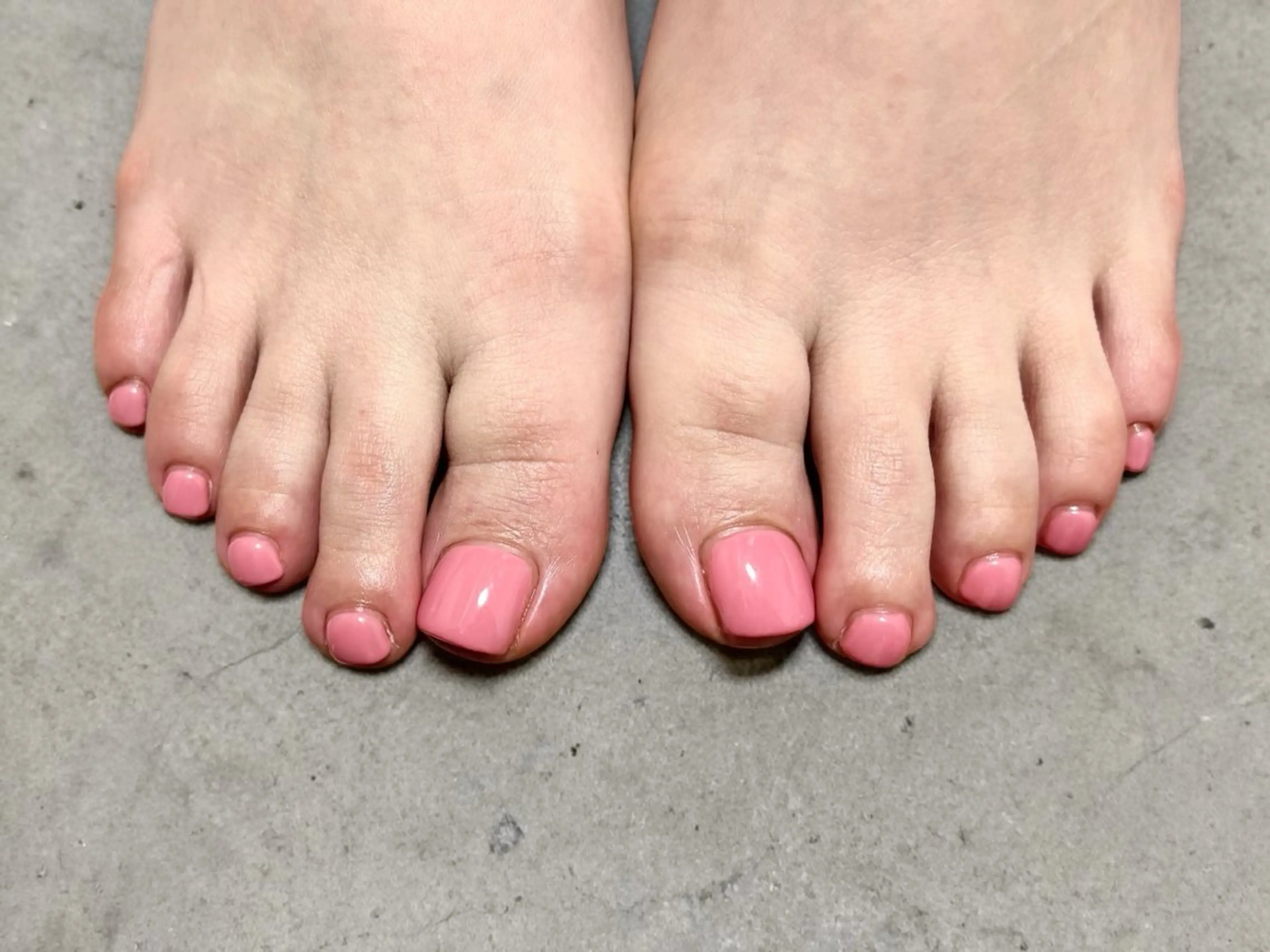 ネイル フットネイル ジェルネイル ラメ(グリッター) マグネットネイル 持ち込み フットネイル ♡Bivi♡自爪に 優しいネイルサロンのネイルデザイン