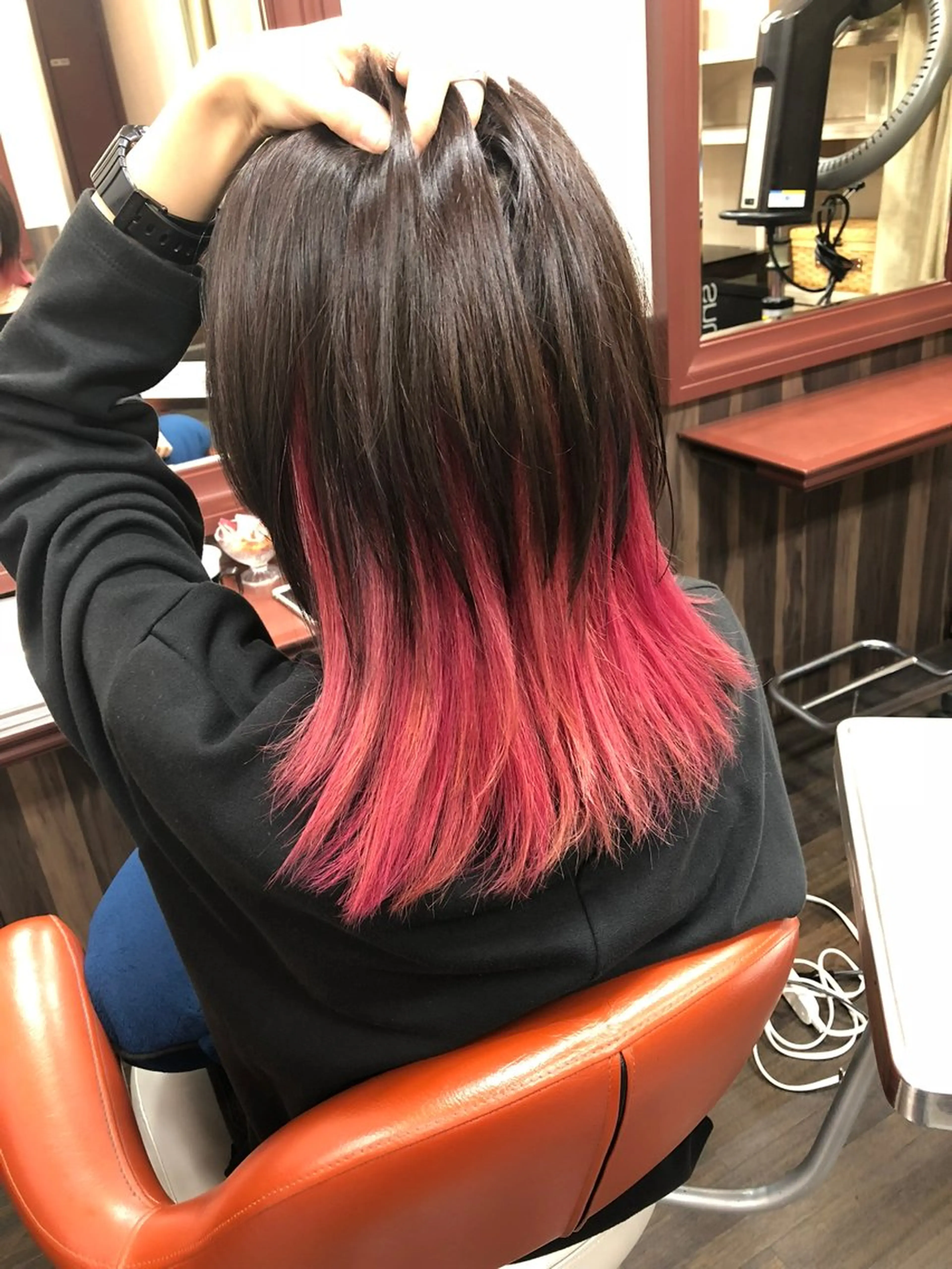 ミディアム カラー インナーカラー ヘアカラー トリートメント Lull1人美容室 バレイヤージュのヘアスタイル