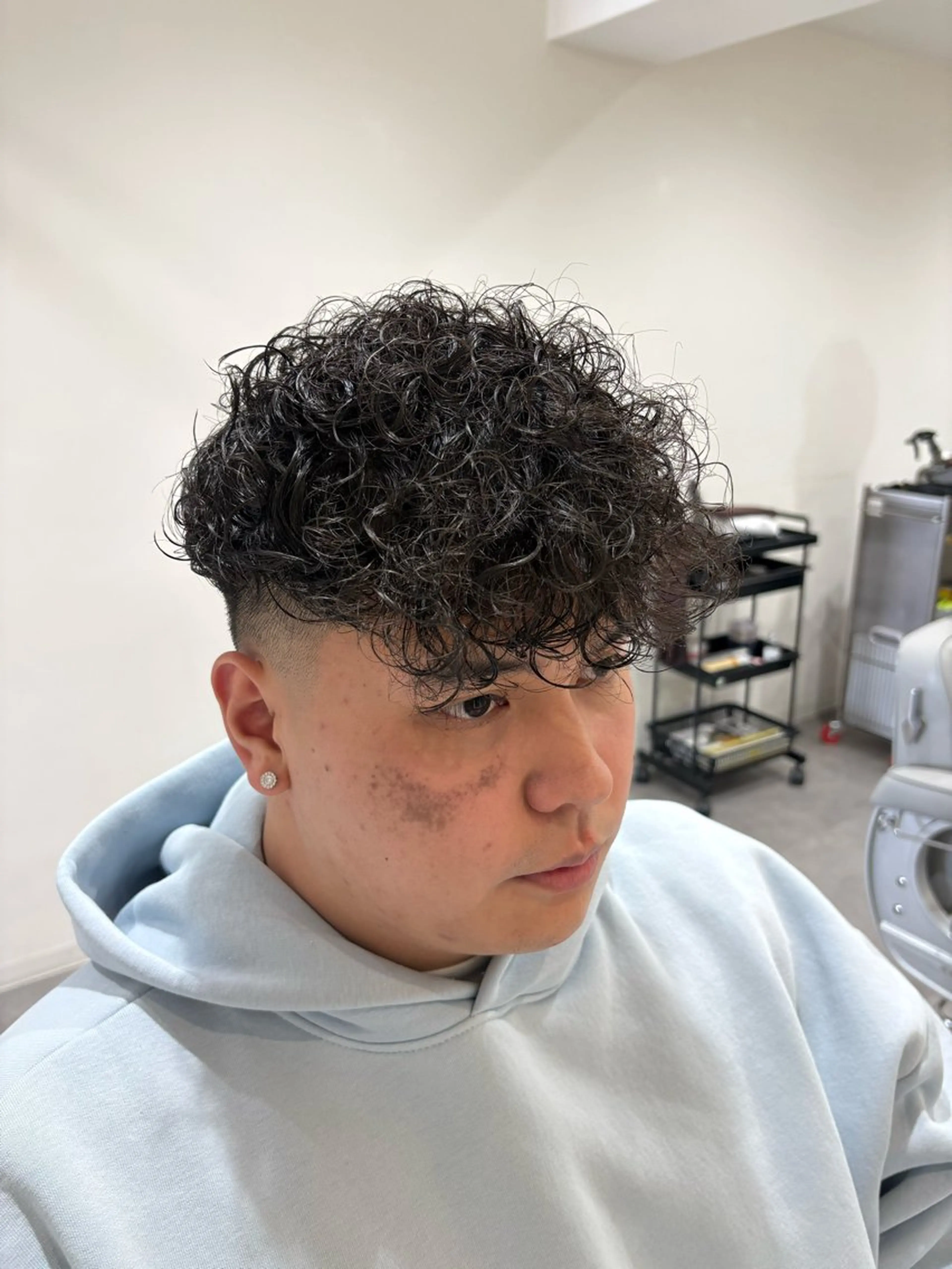 パーマ メンズ スペインカール カット パーマ 深澤 知樹のヘアスタイル