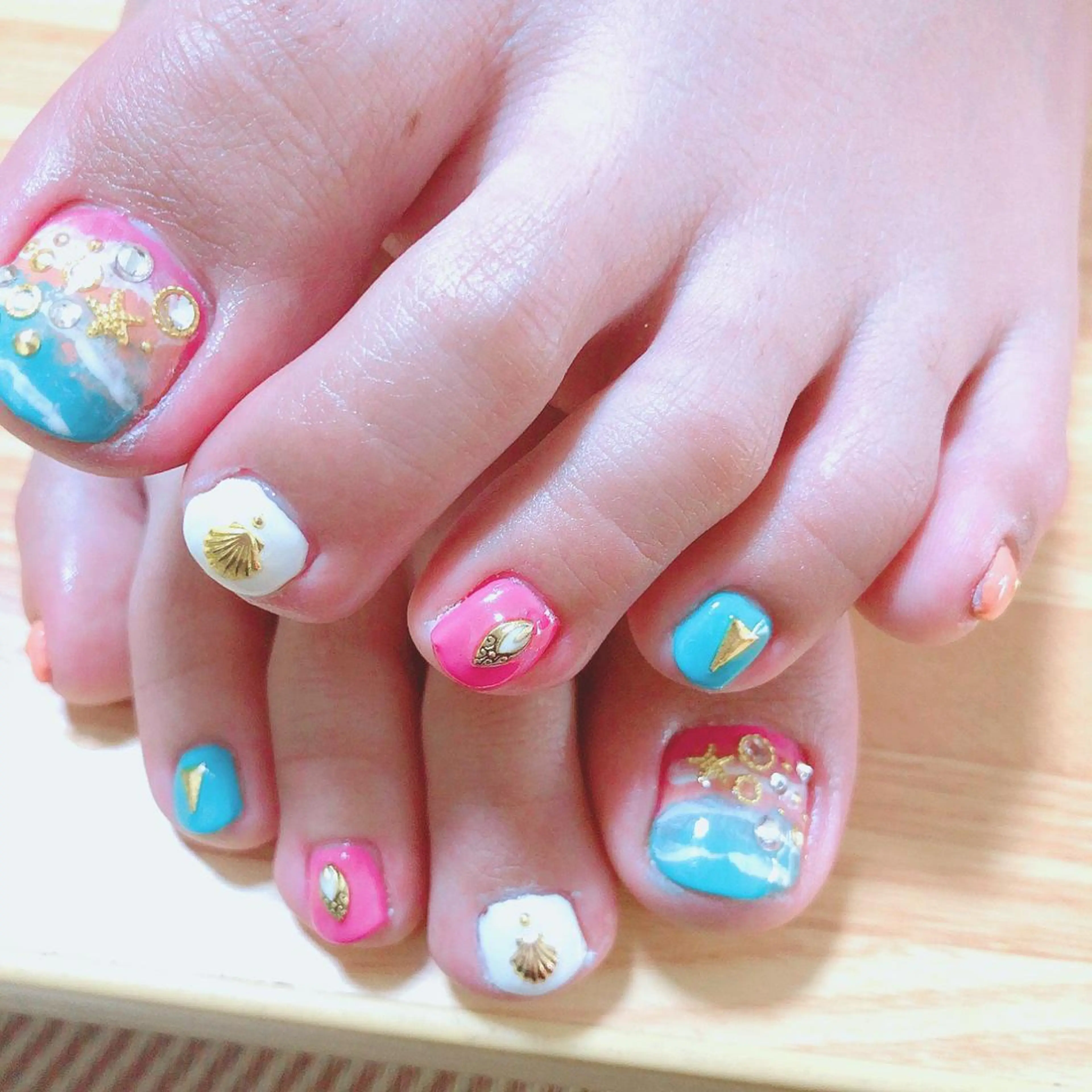 ネイル ハンドネイル フットネイル nailsalon momoのネイルデザイン