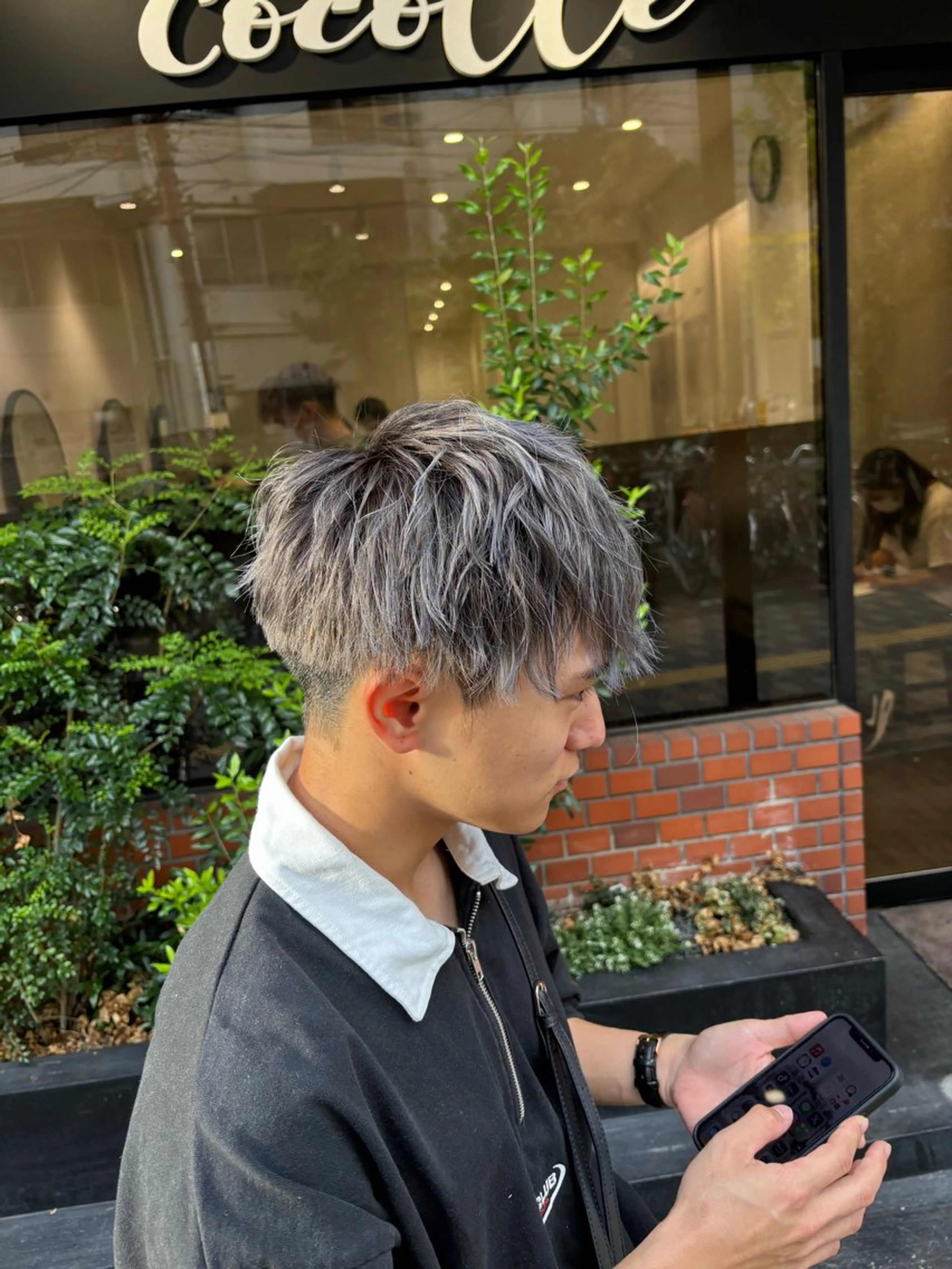 カラー ブリーチ cocotte宜喜 弘希のヘアスタイル