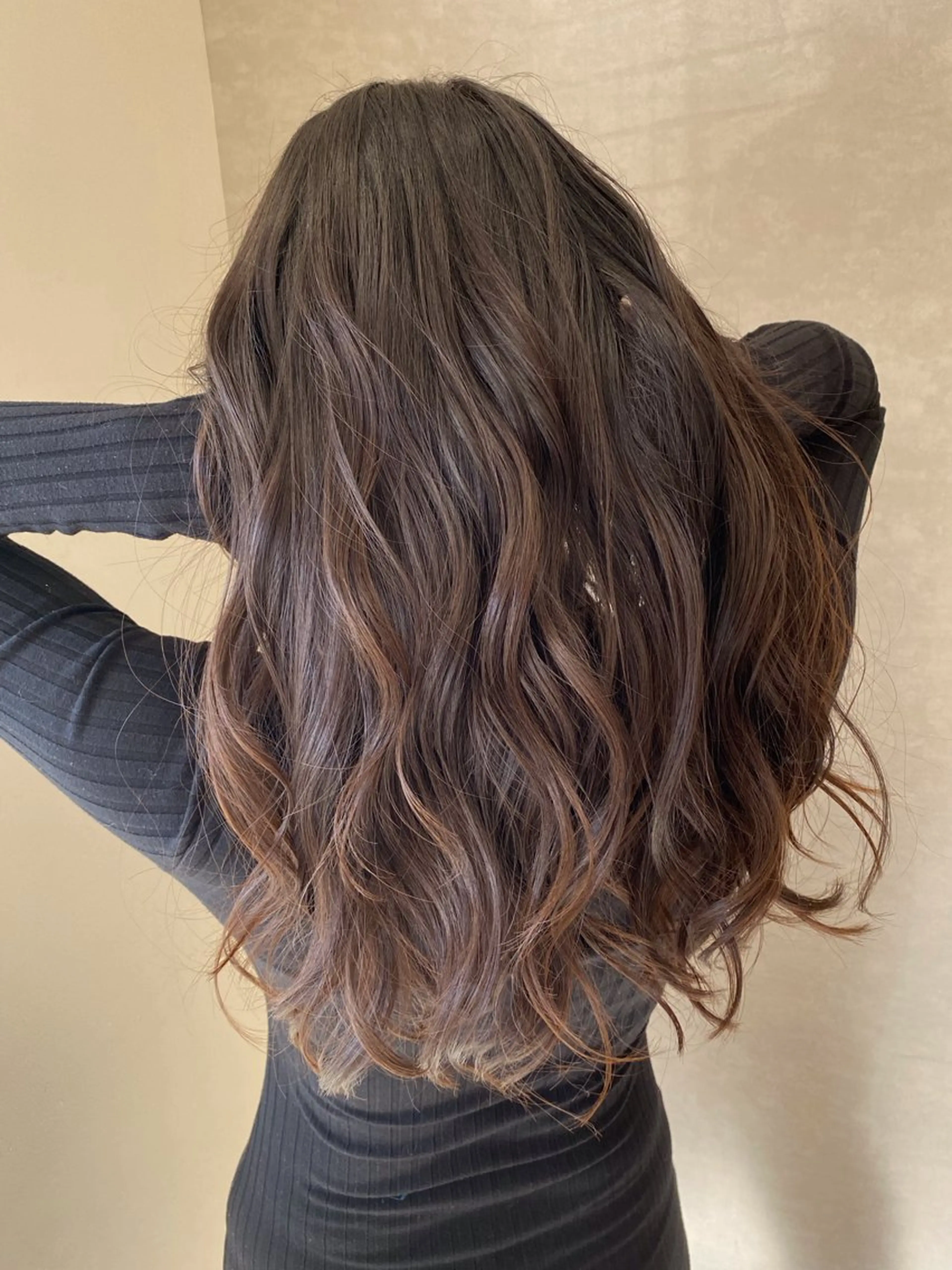 ロング くせ毛 髪質改善 縮毛矯正 トリートメント 酸性ストレート カット ヘアカラー パーマ トリートメント 川元 雄貴のヘアスタイル