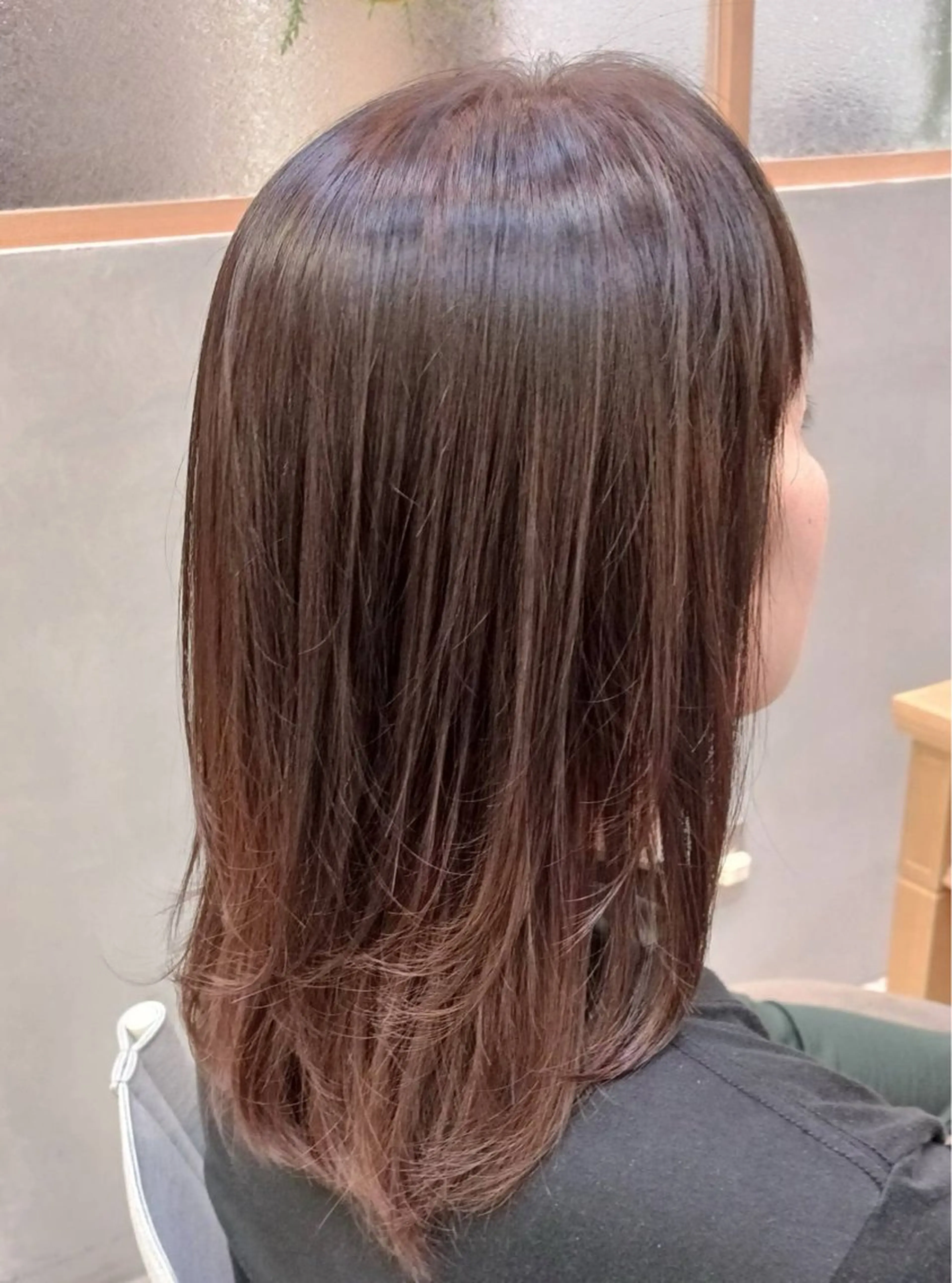 ミディアム 岡 拓実のヘアスタイル