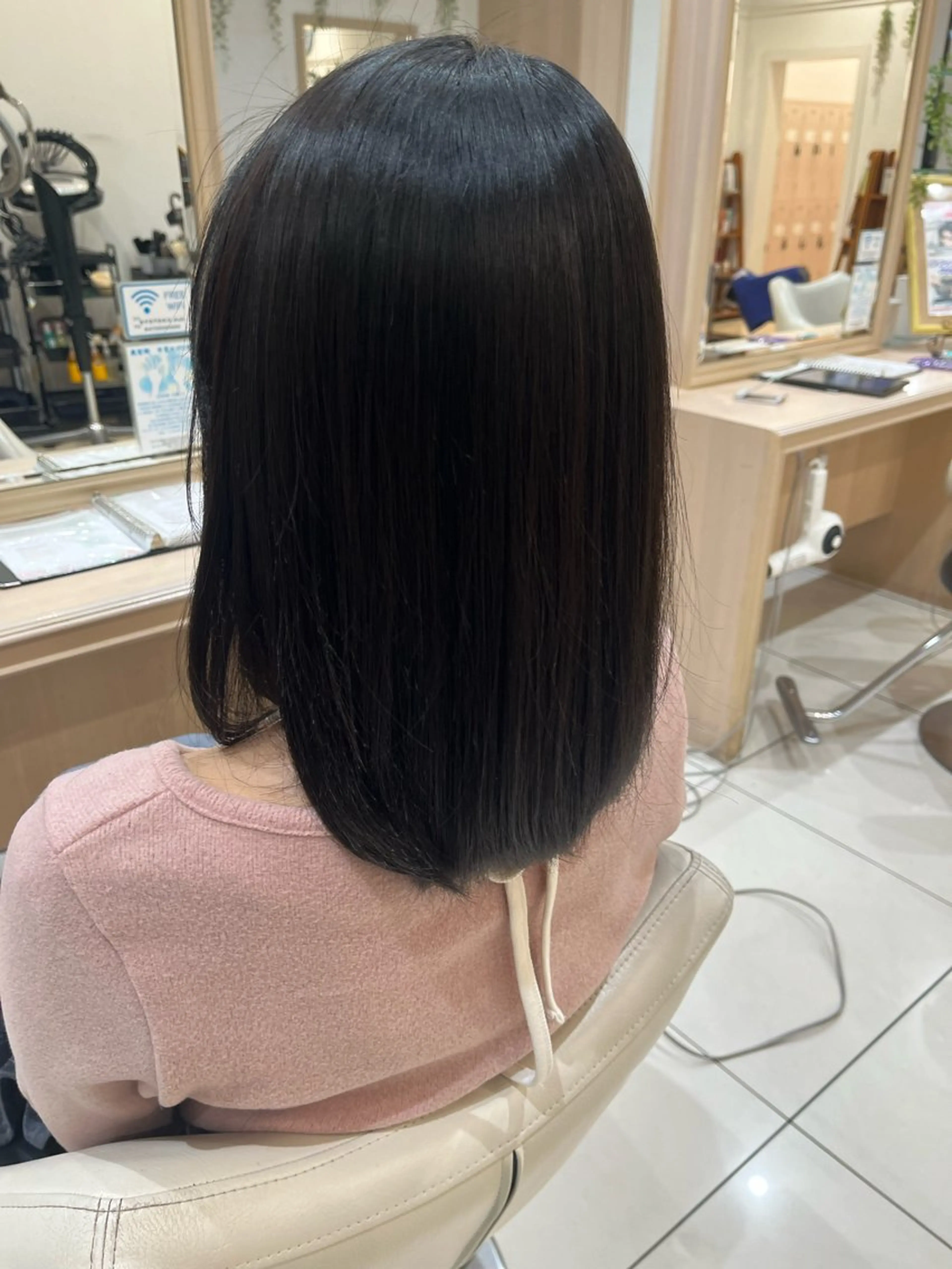 ミディアム カラー 森 瑠海のヘアスタイル
