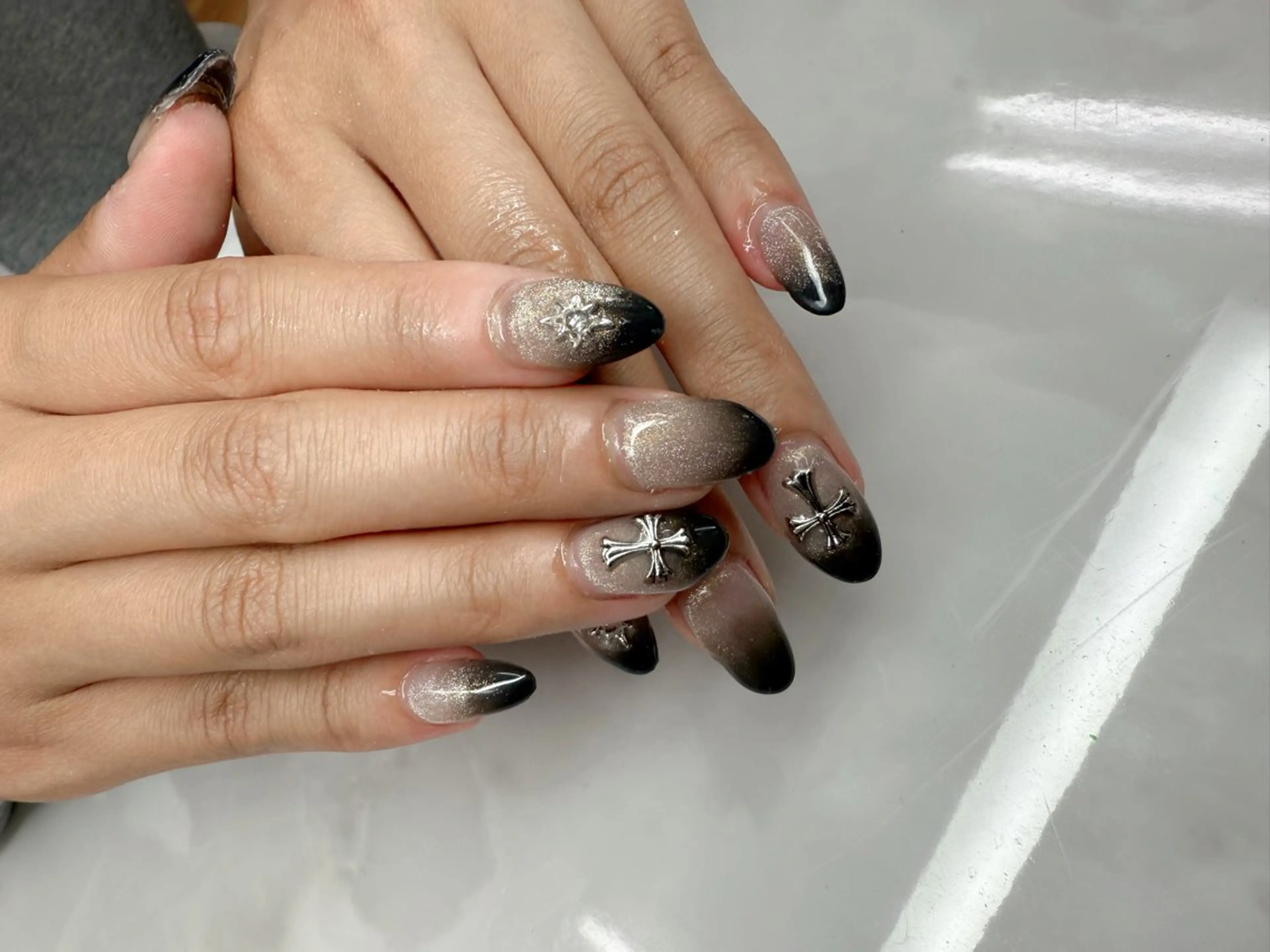 ネイル グラデーション マグネットネイル ハンドネイル 松山 碧のエステ・リラクイメージ