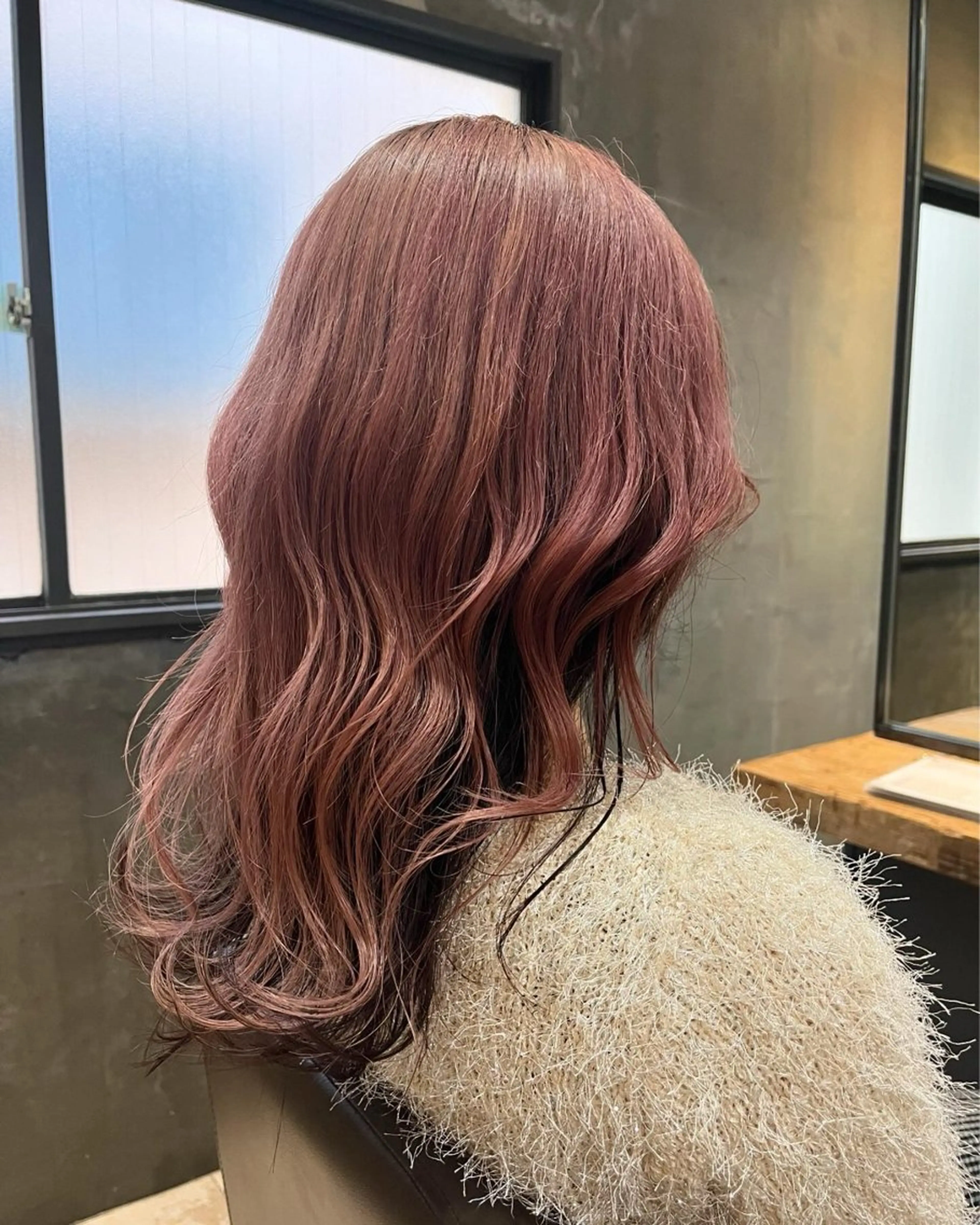 カラー ブリーチ 阿部 翔一郎/暖色系カラーのヘアスタイル