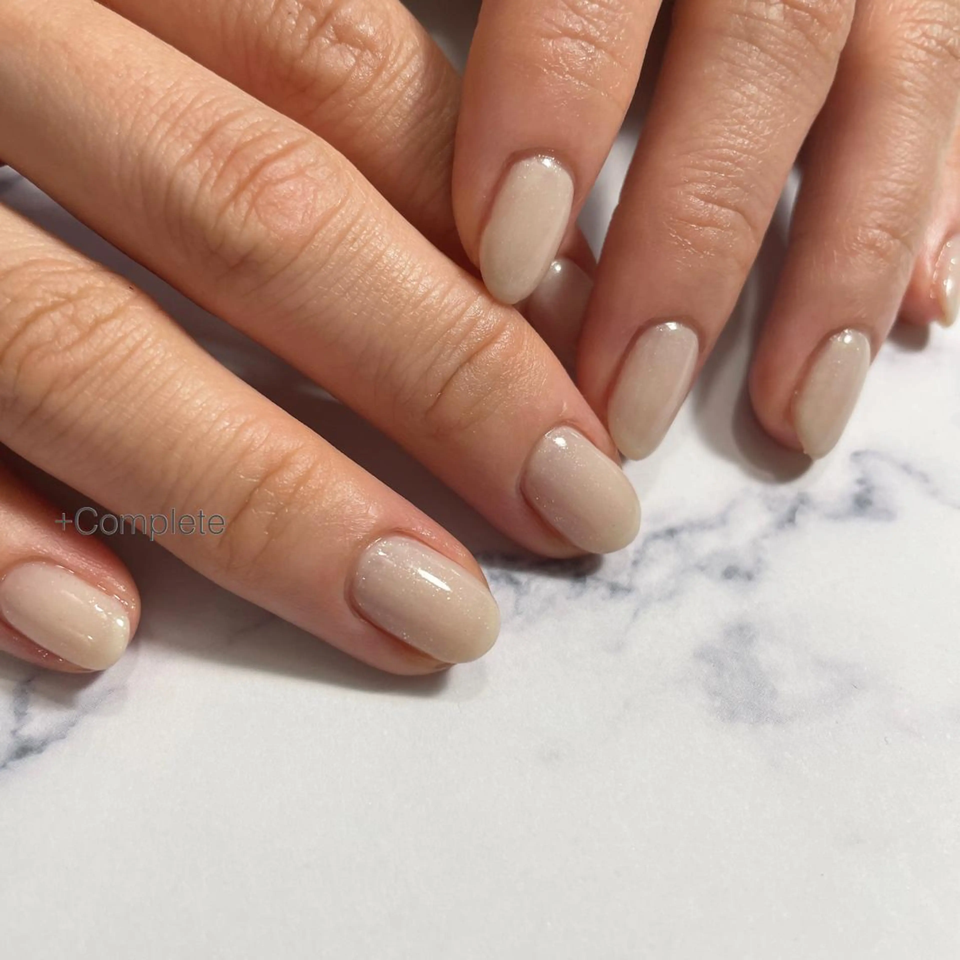 ネイル ゴールド ワンカラーネイル ショートネイル シンプルネイル プラスコンプリート 都立大学の眉毛・アイブロウイメージ