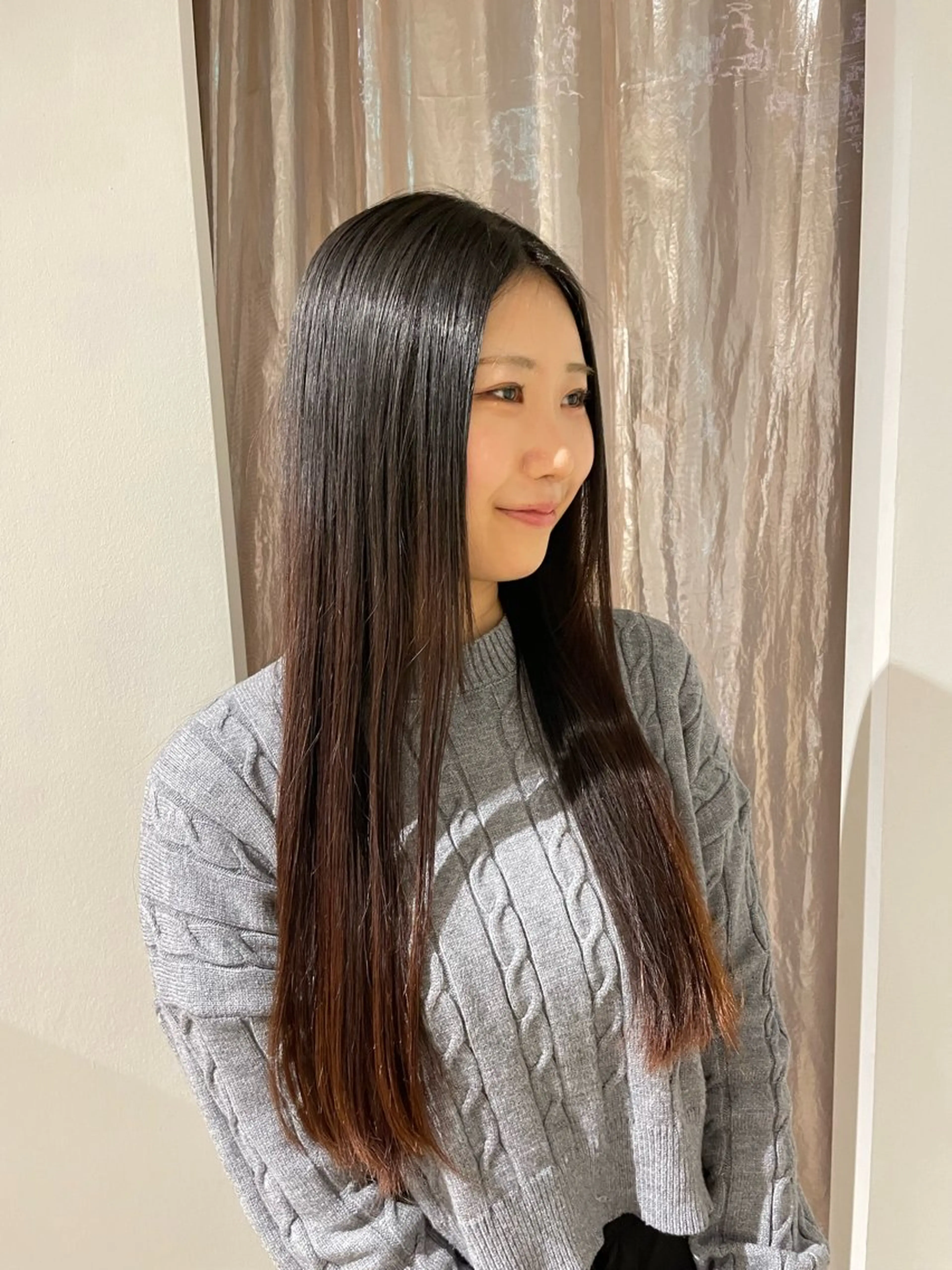 ロング パーマ ストレートパーマ 大阪/肥後橋/淀屋橋 ワタナベサキ🪿🤍のヘアスタイル