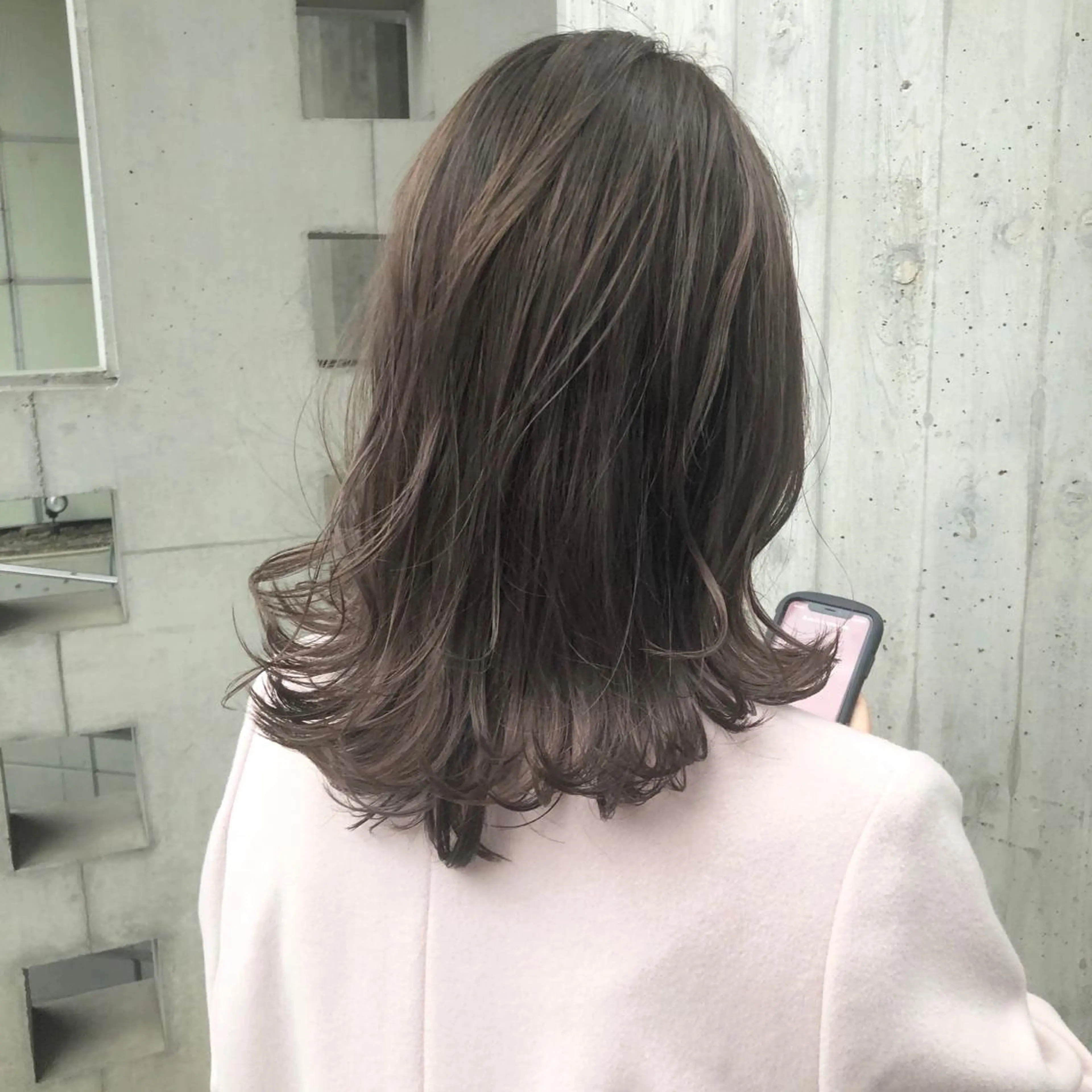 セミロング カラー セミロングレイヤー アディクシーカラー ベージュカラー ハイライトカラー イルミナカラー LIZE nex the salon 渋谷【ライズ ネックス ザ サロン】所属・大人レイヤー🌞海外 🌞韓国🌞濱口のヘアスタイル