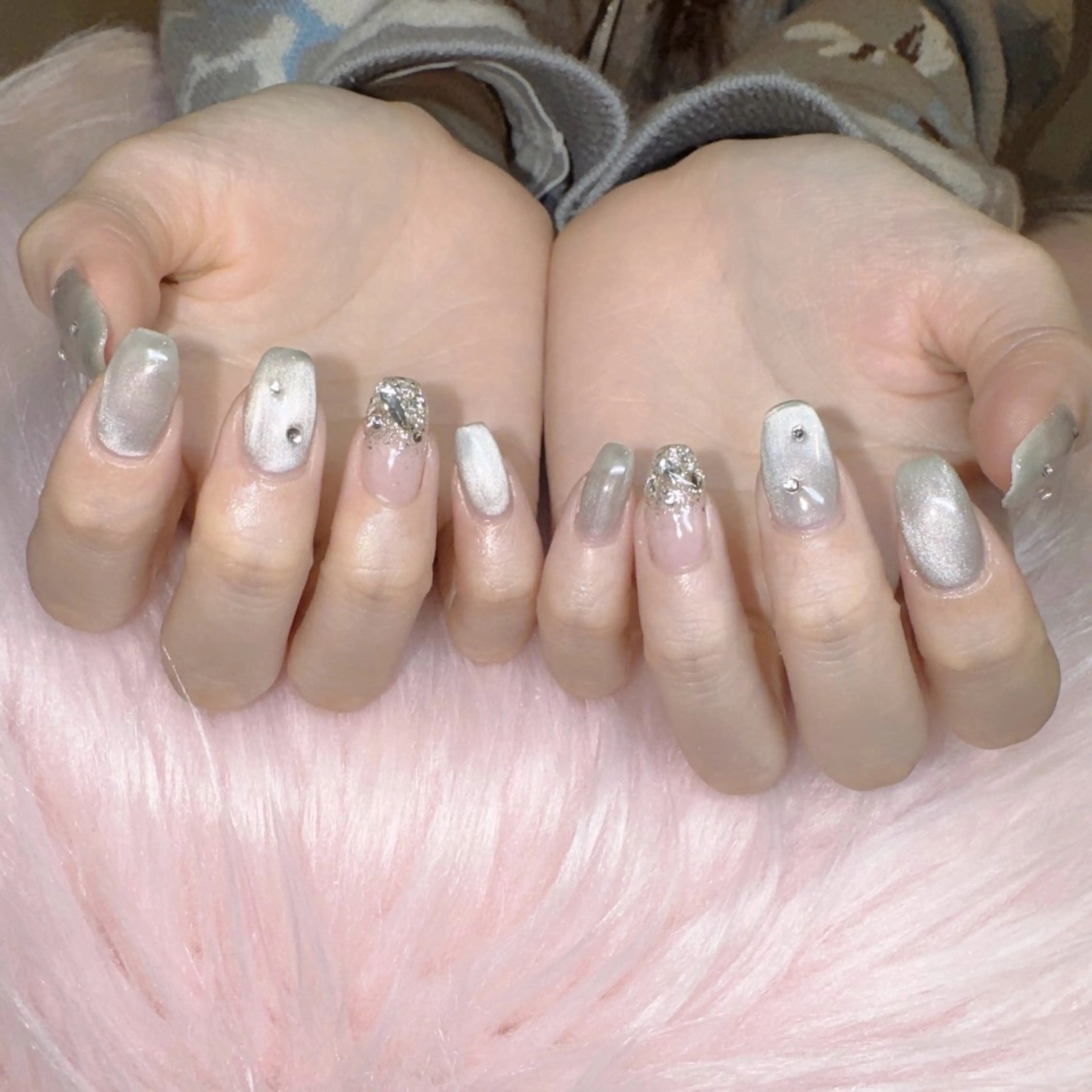 ネイル キラキラネイル ワンホンネイル ハンドネイル RIEKO🍒 ワンホン♡推しネイルのネイルデザイン