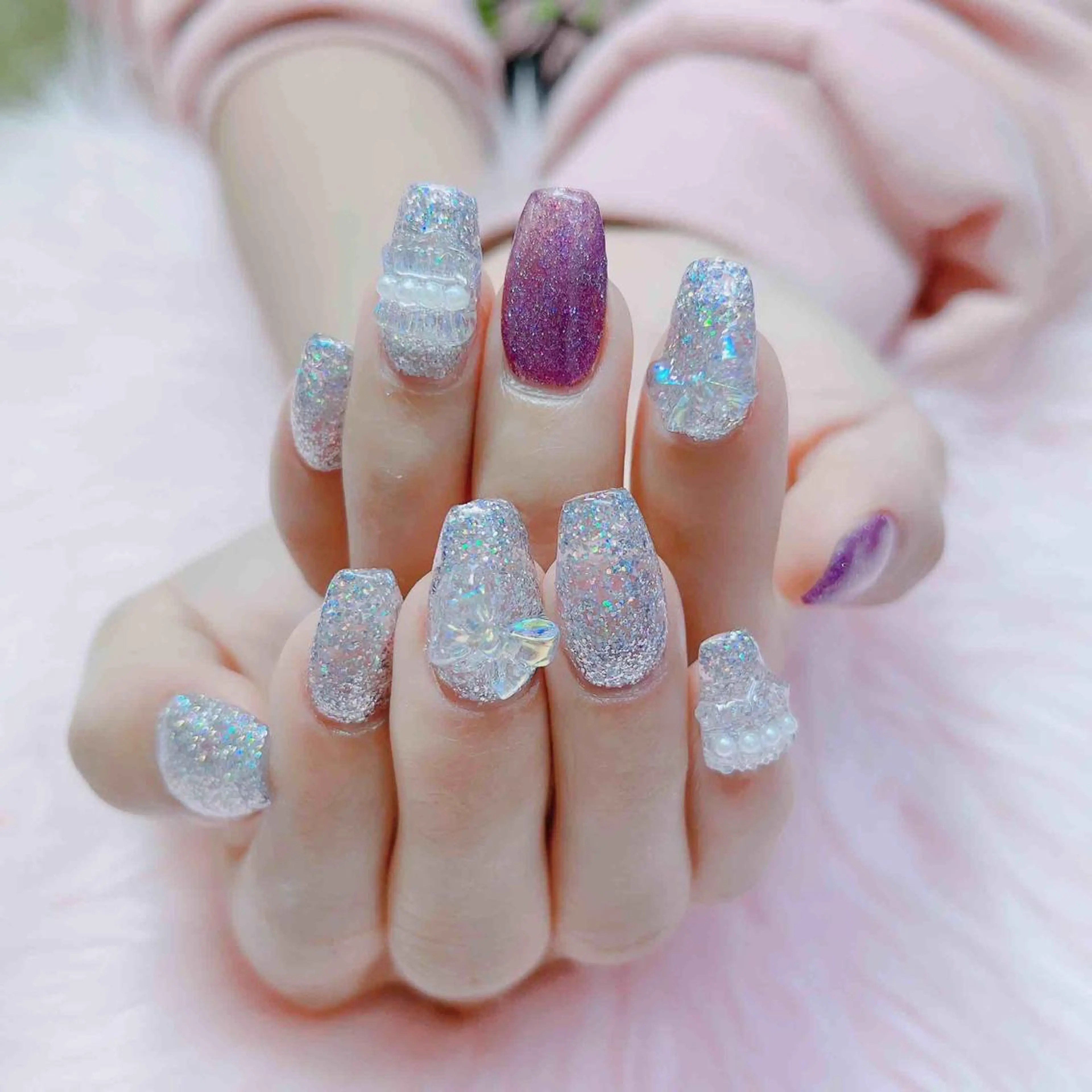ネイル キラキラネイル リボン ハンドネイル MoonNail ユリ🌸のネイルデザイン