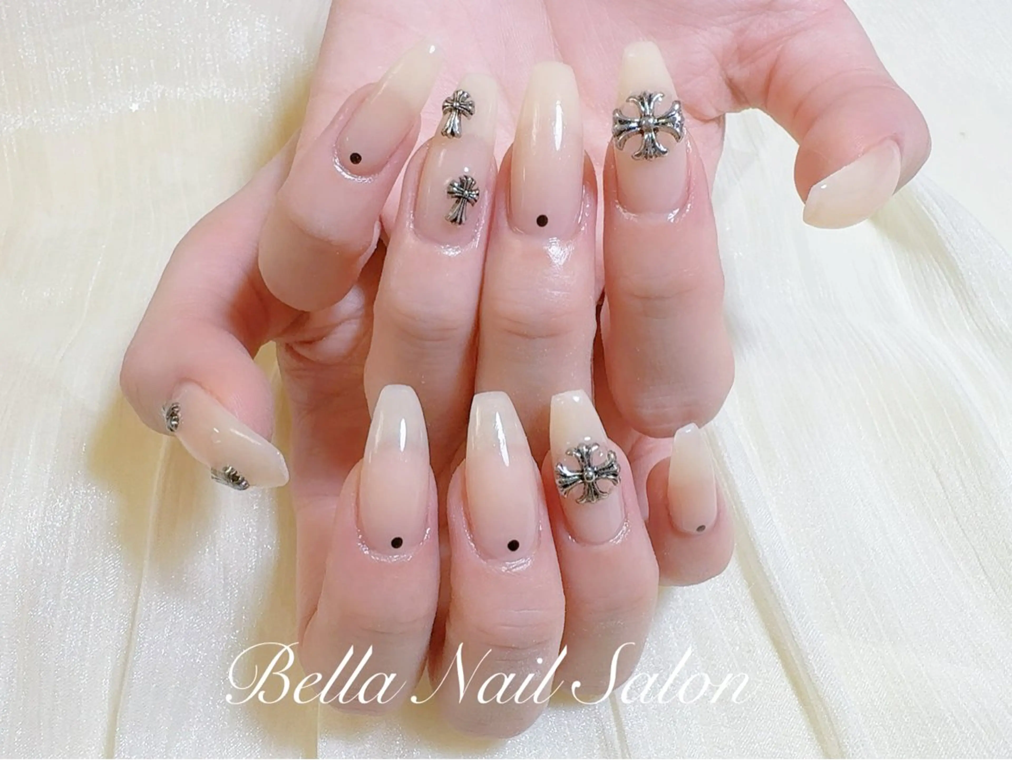 ネイル ハンドネイル Bella Nail Salonパラジェルのネイルデザイン