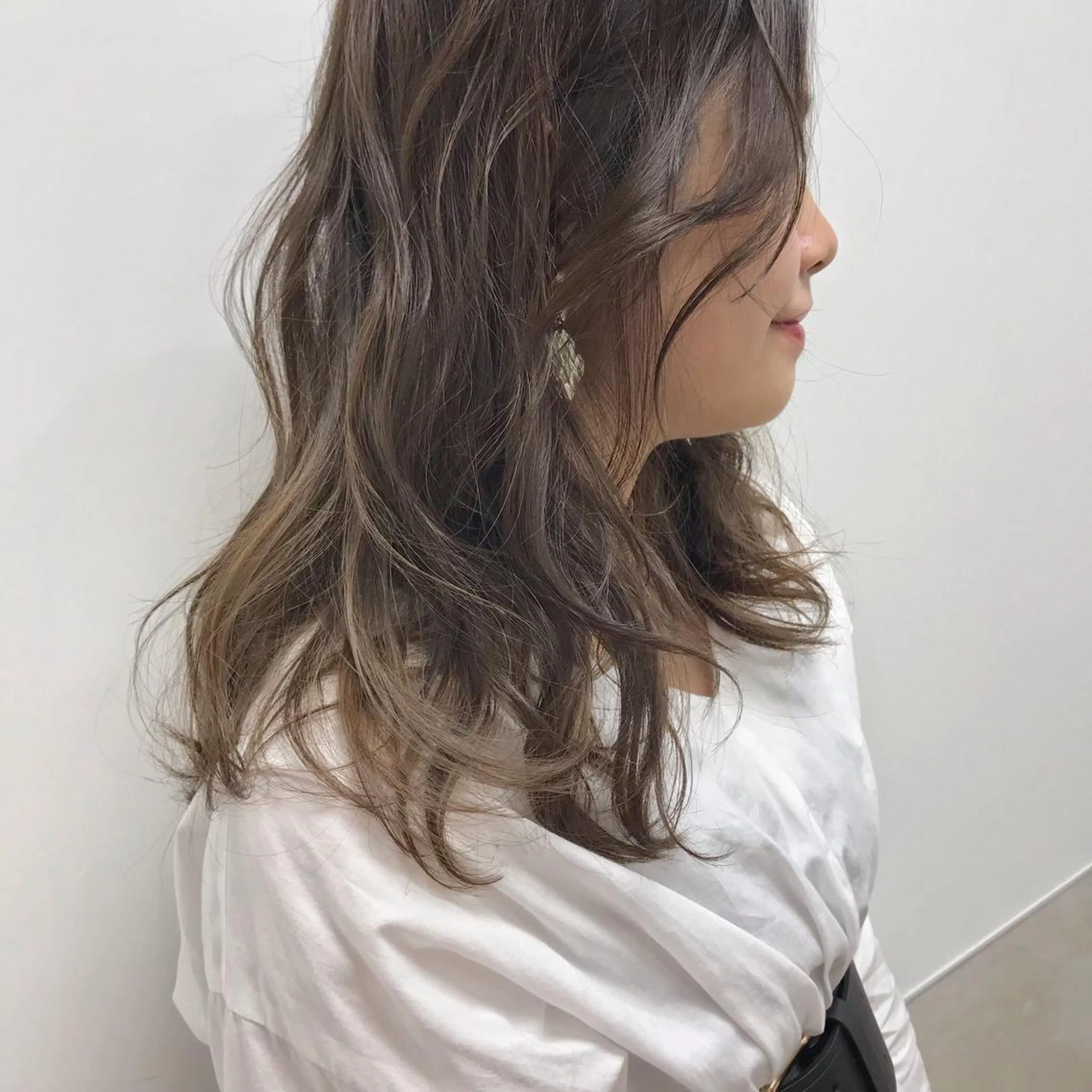 セミロング カラー ベージュカラー ブリーチ HARUNA/ミセス 大人ショートヘアのヘアスタイル