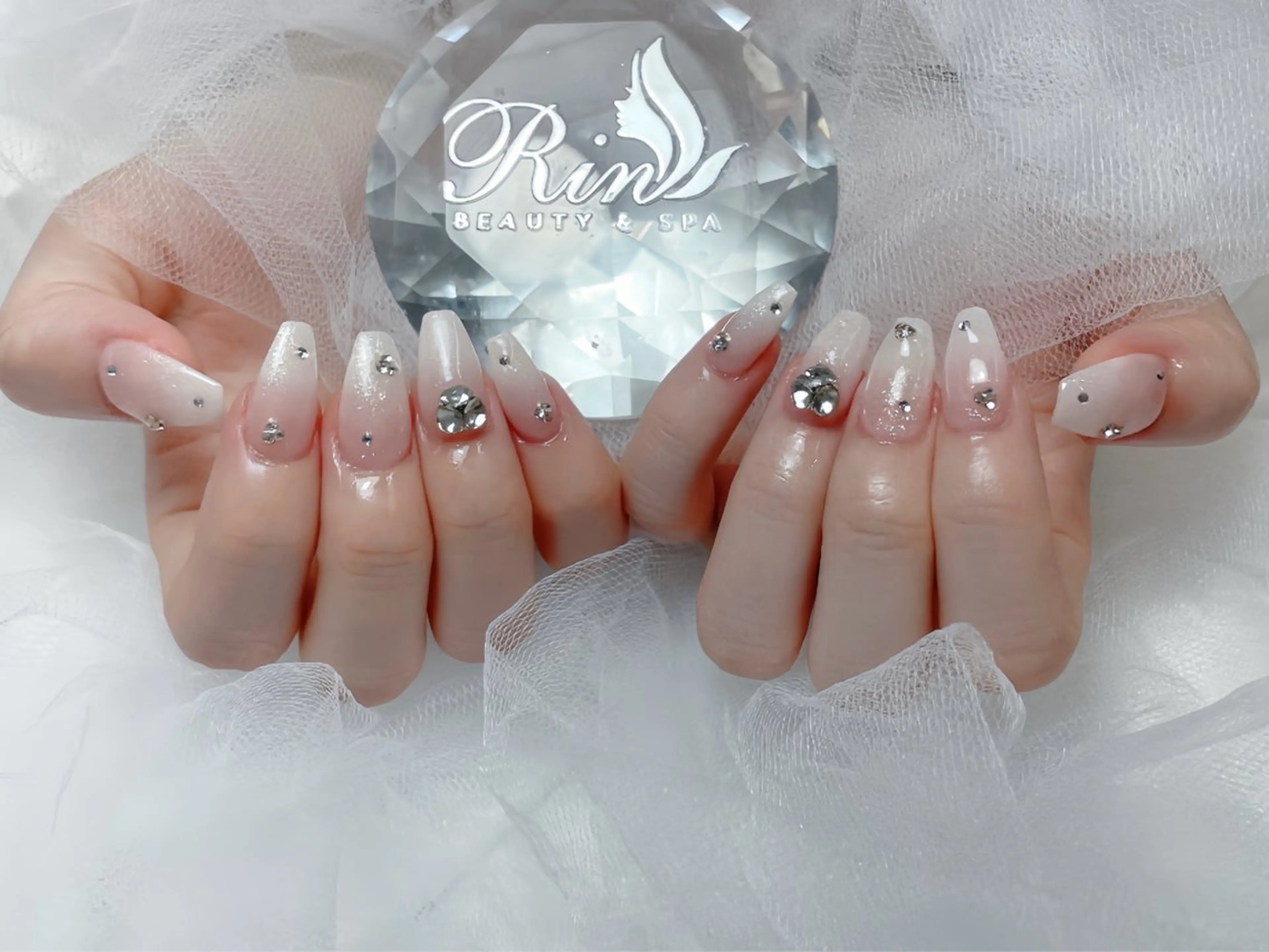 ネイル アートネイル チークネイル ジェルネイル ロングネイル マグネットネイル ハンドネイル Rin Nail 新大久保店のネイルデザイン