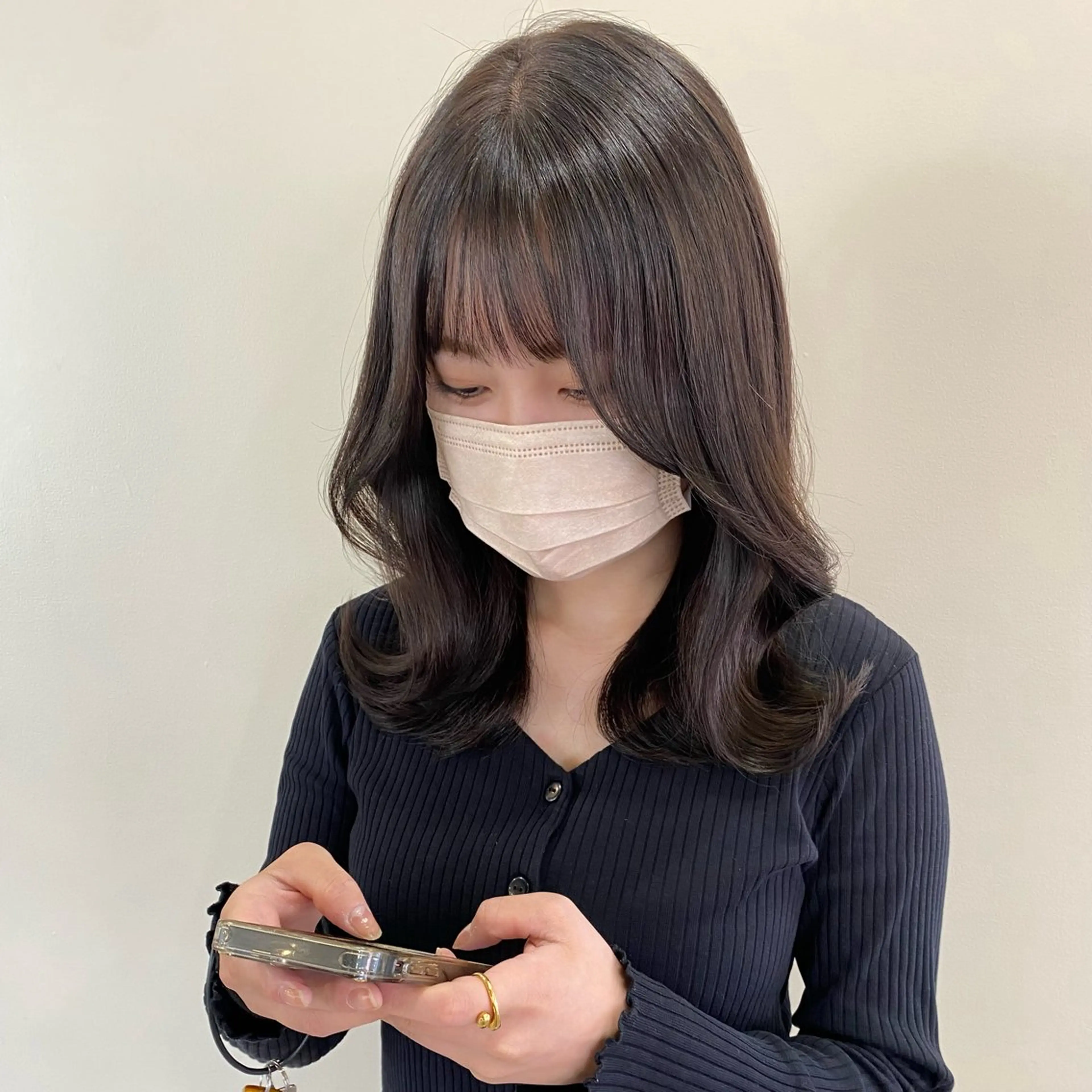 セミロング カラー グレージュ ラベンダーカラー ラベンダーグレージュ ラベンダーグレー 顔まわりレイヤー カット ヘアカラー トリートメント 🥣 hashi 🛋️のヘアスタイル