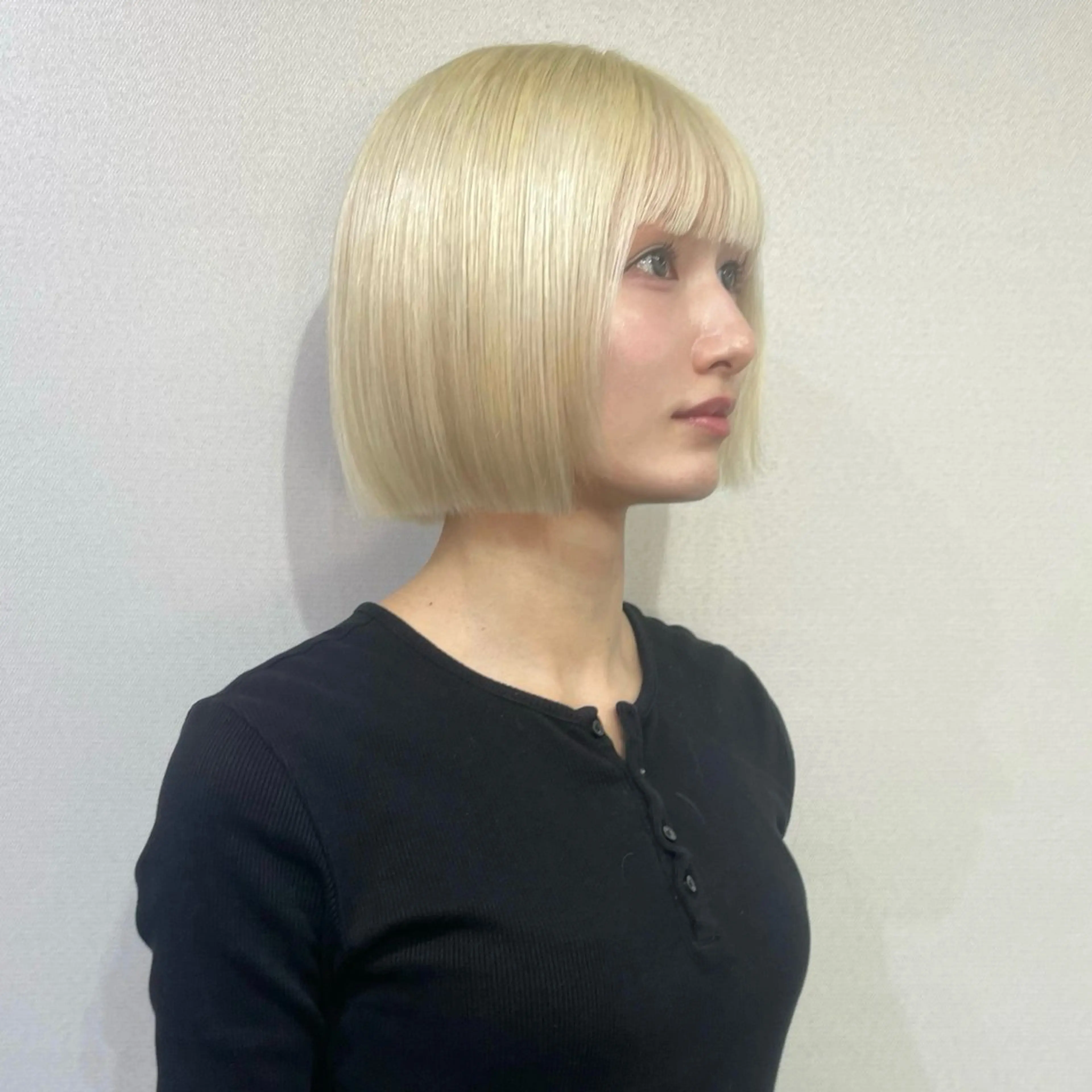 ショート カラー ブロンド 💍ダメージ最小限 ブリーチ/ちさと💍のヘアスタイル