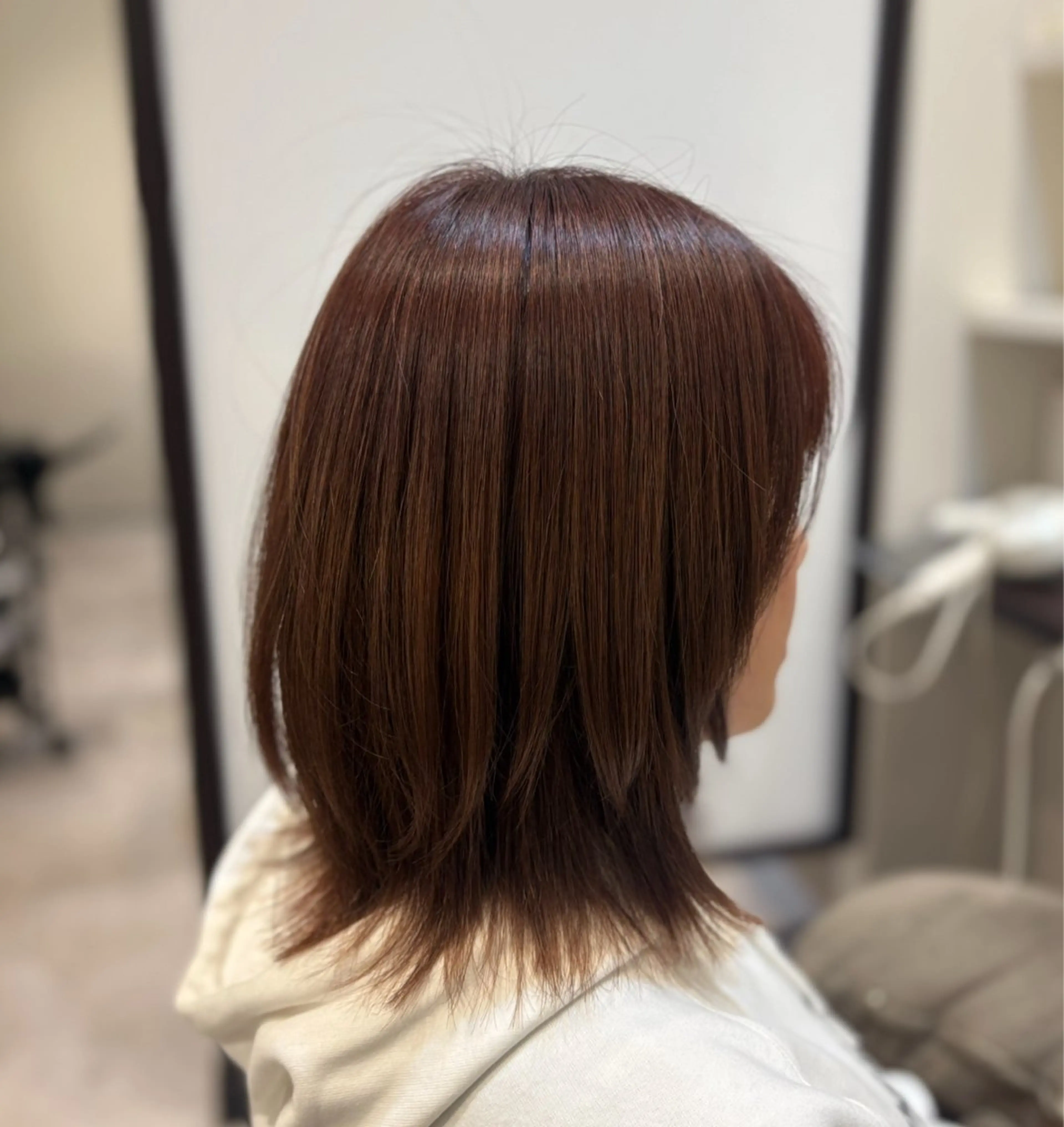 ミディアム 顔周りカット レイヤーカット カット 山下 ちひろのヘアスタイル