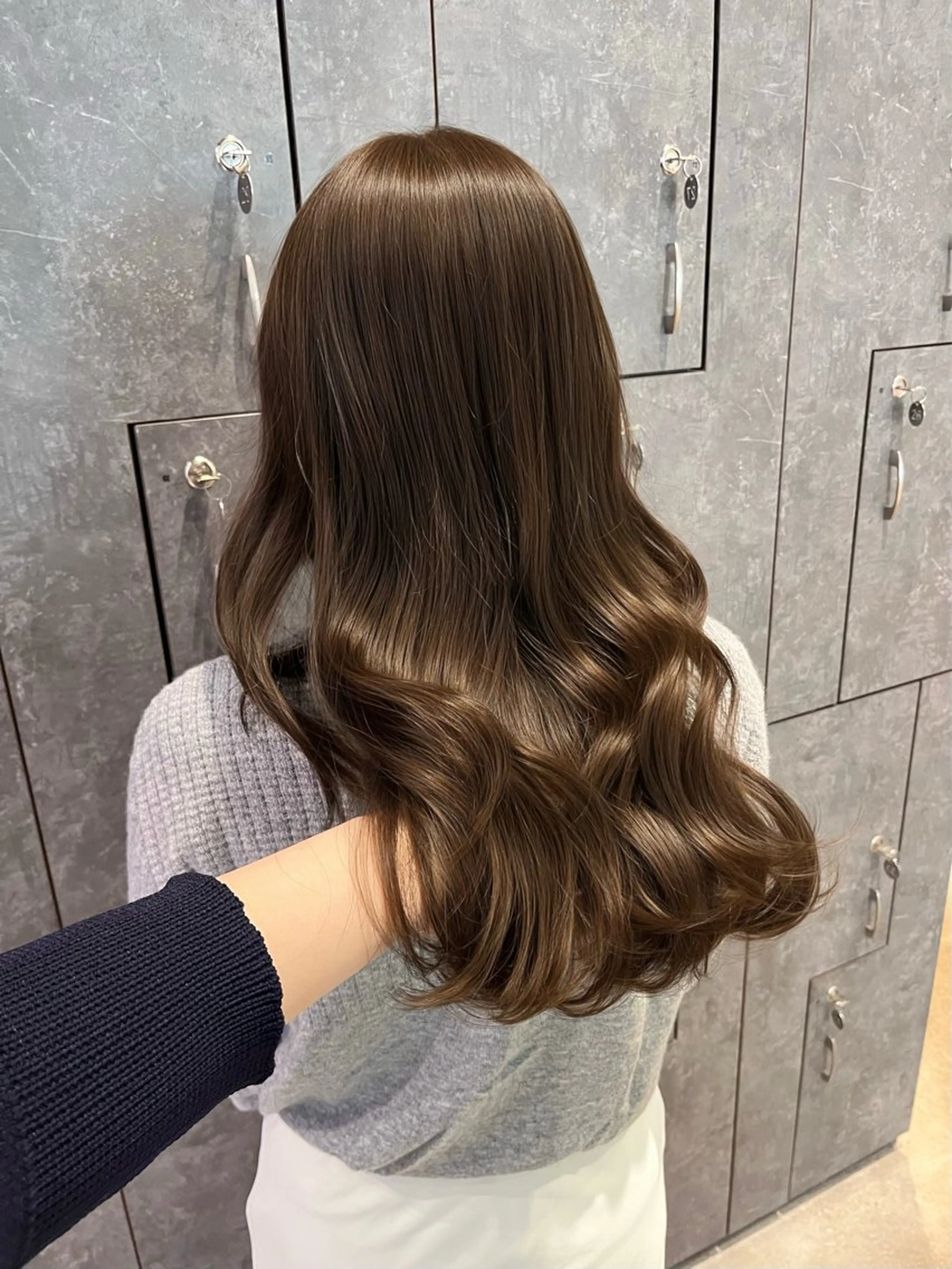 ロング カラー 岡本 菜奈のヘアスタイル