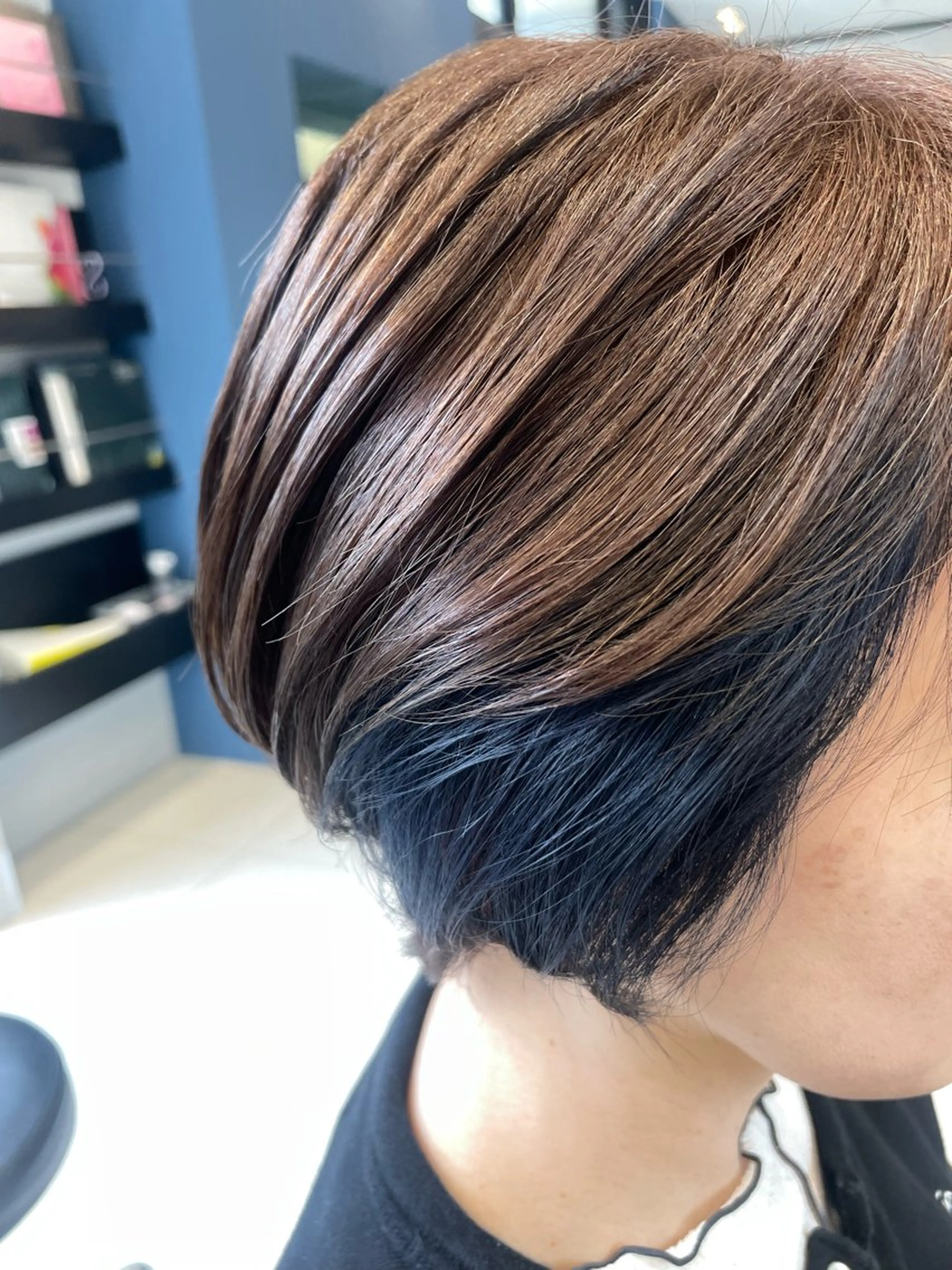 ショート カラー 黒髪 ブルーカラー ブルーブラック ブラウンカラー イヤリングカラー Saya／ 縮毛矯正・髪質改善のヘアスタイル