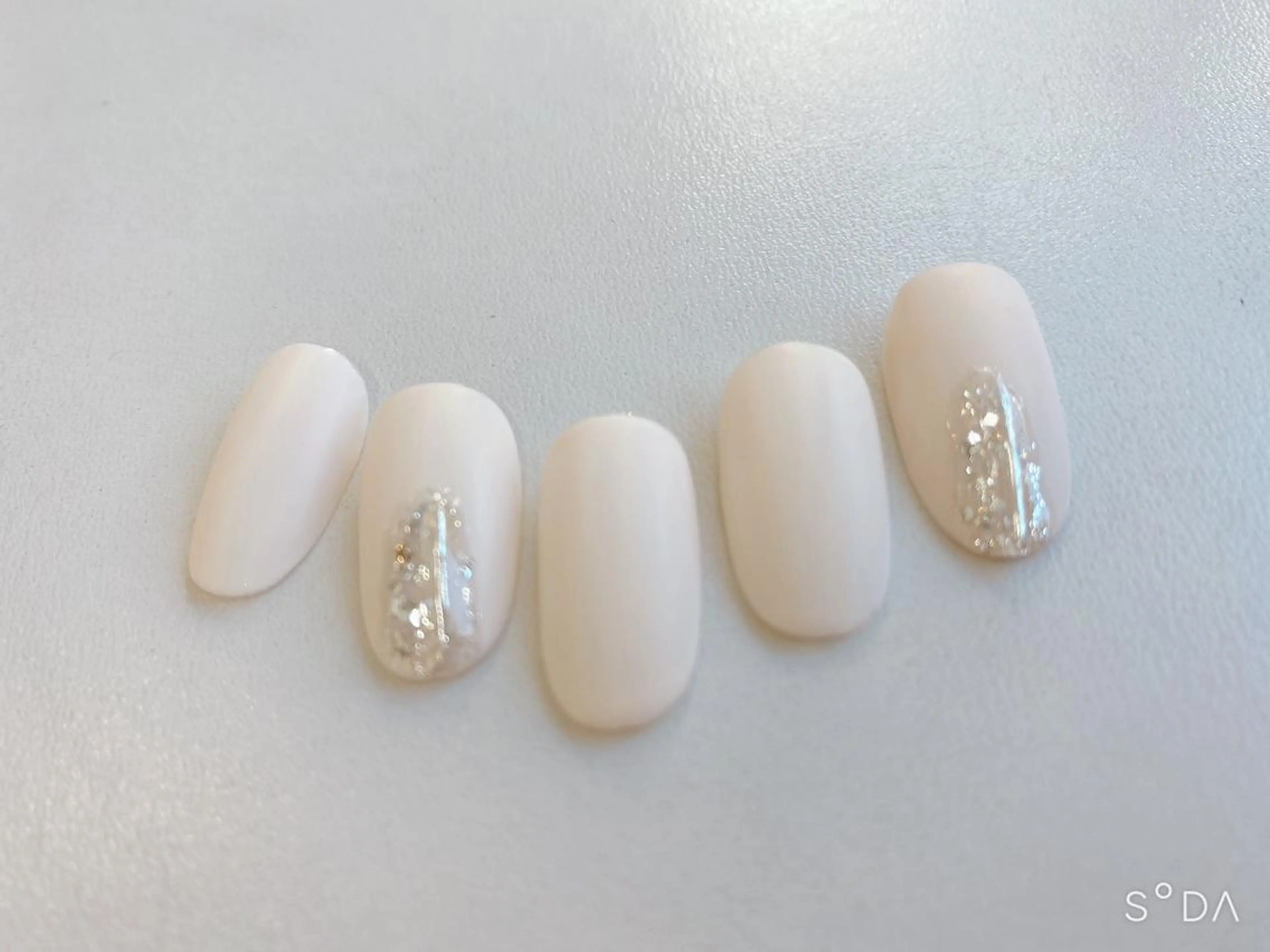 ネイル 【尾下】 ロイヤル•セラピストのネイルデザイン